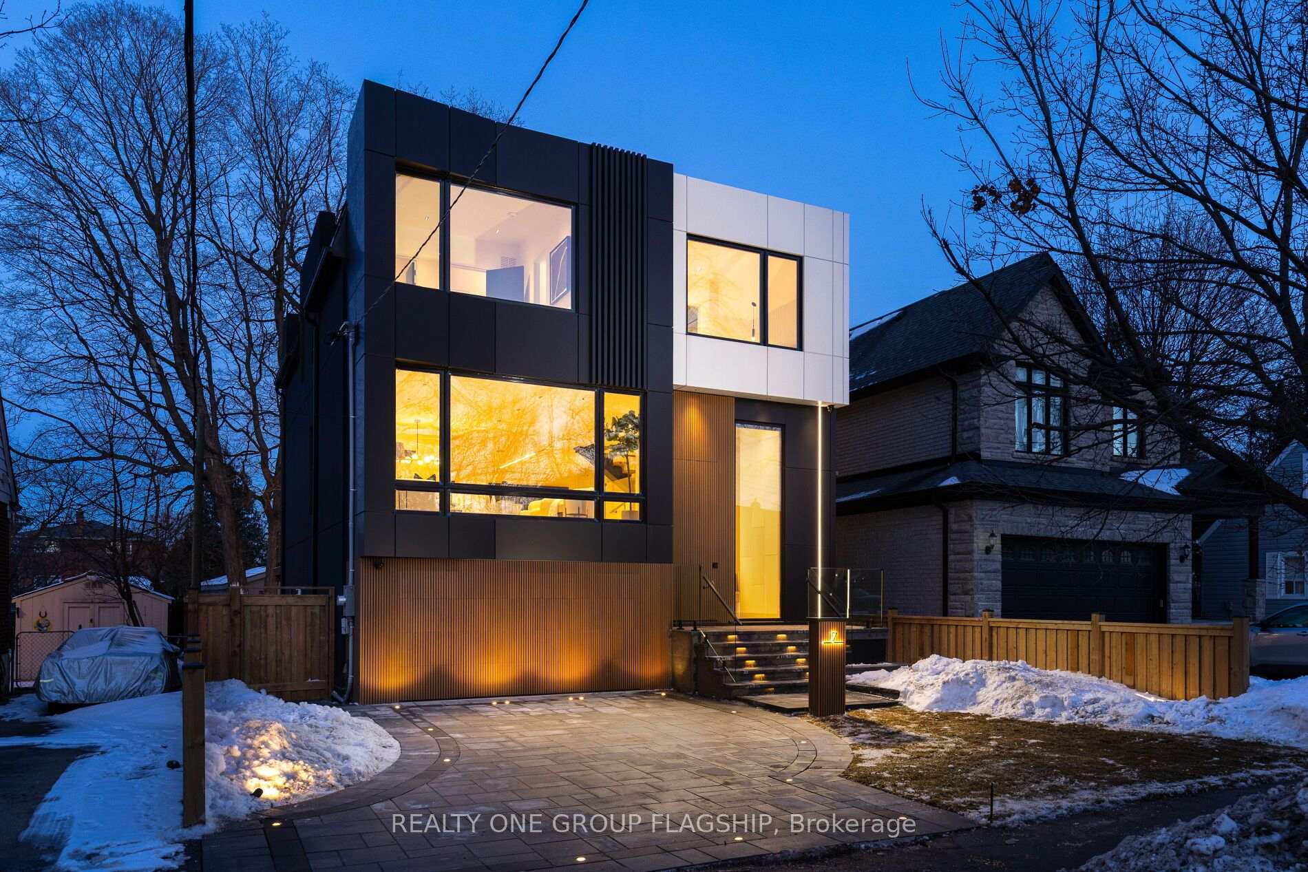 Photo 48 of 7 Bentley Drive, Etobicoke, Stonegate-Queensway — HOMEH
