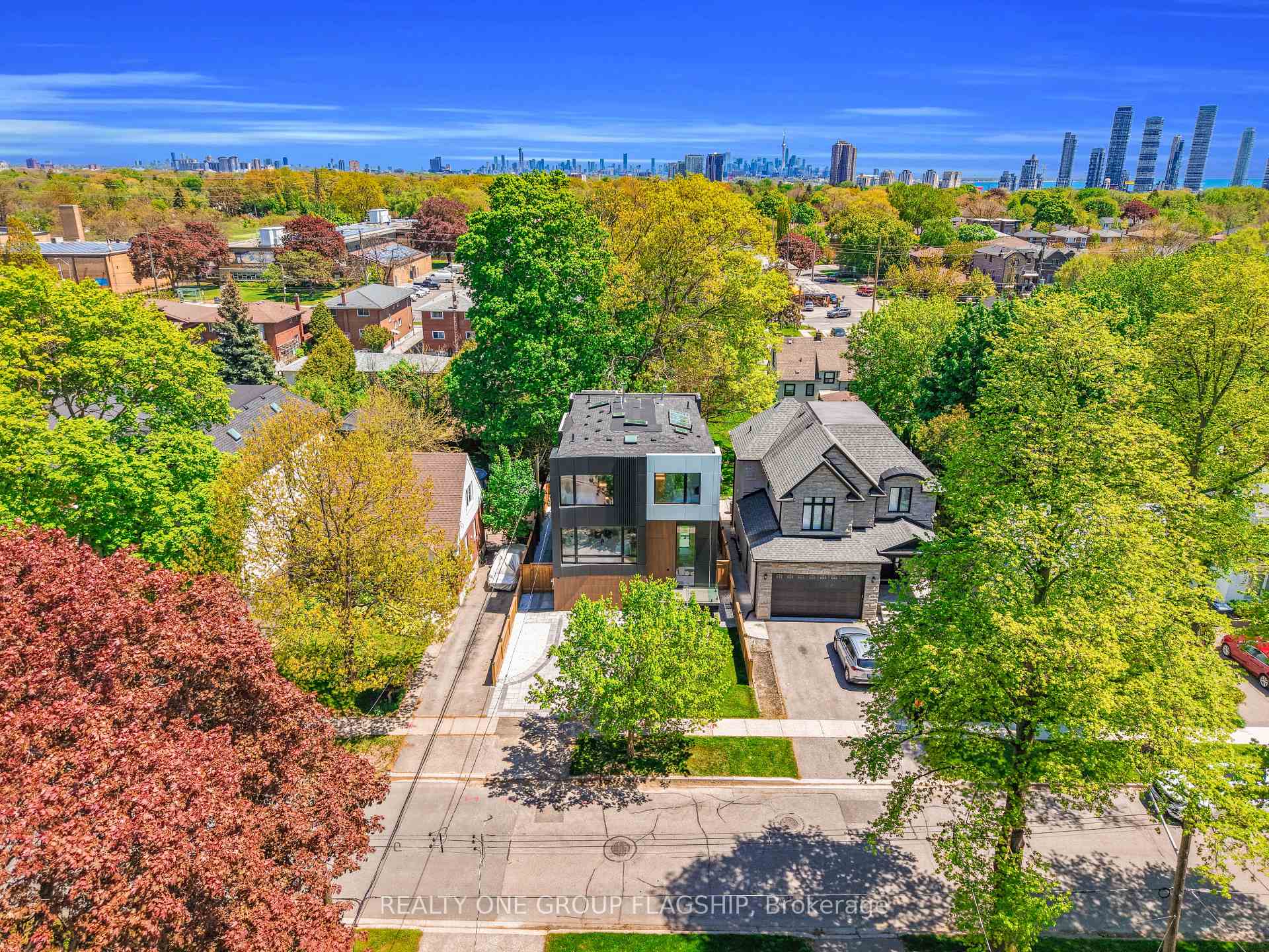 Photo 51 of 7 Bentley Drive, Etobicoke, Stonegate-Queensway — HOMEH