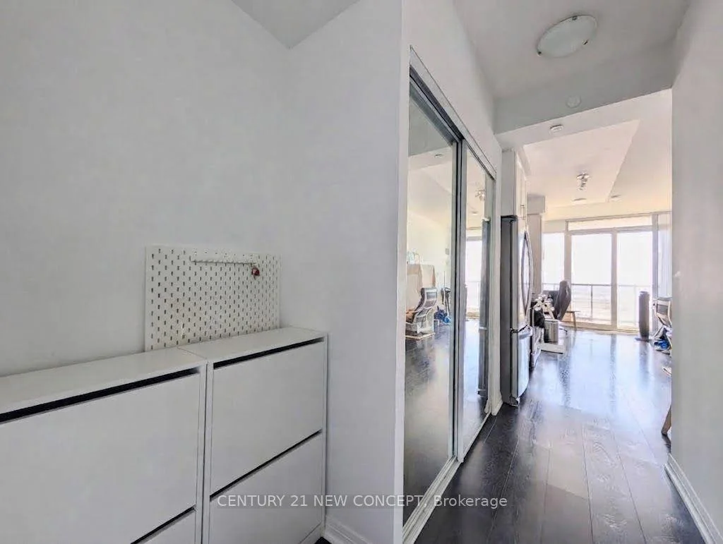 Photo 3 of Unit 3018, 7895 Jane Street, Vaughan, Concord — HOMEH