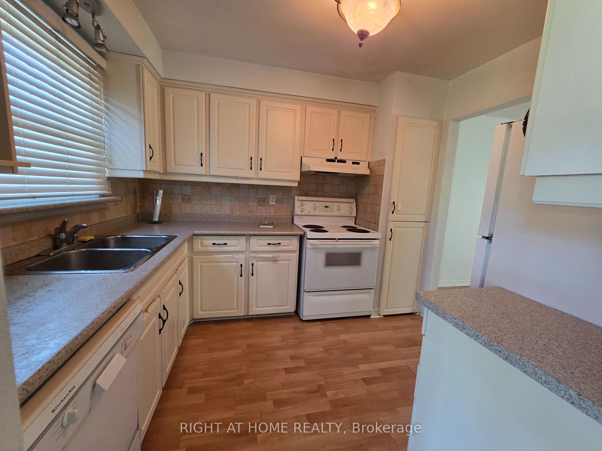 Photo 6 of Unit 62, 580 Eyer Drive, Pickering, West Shore — HOMEH