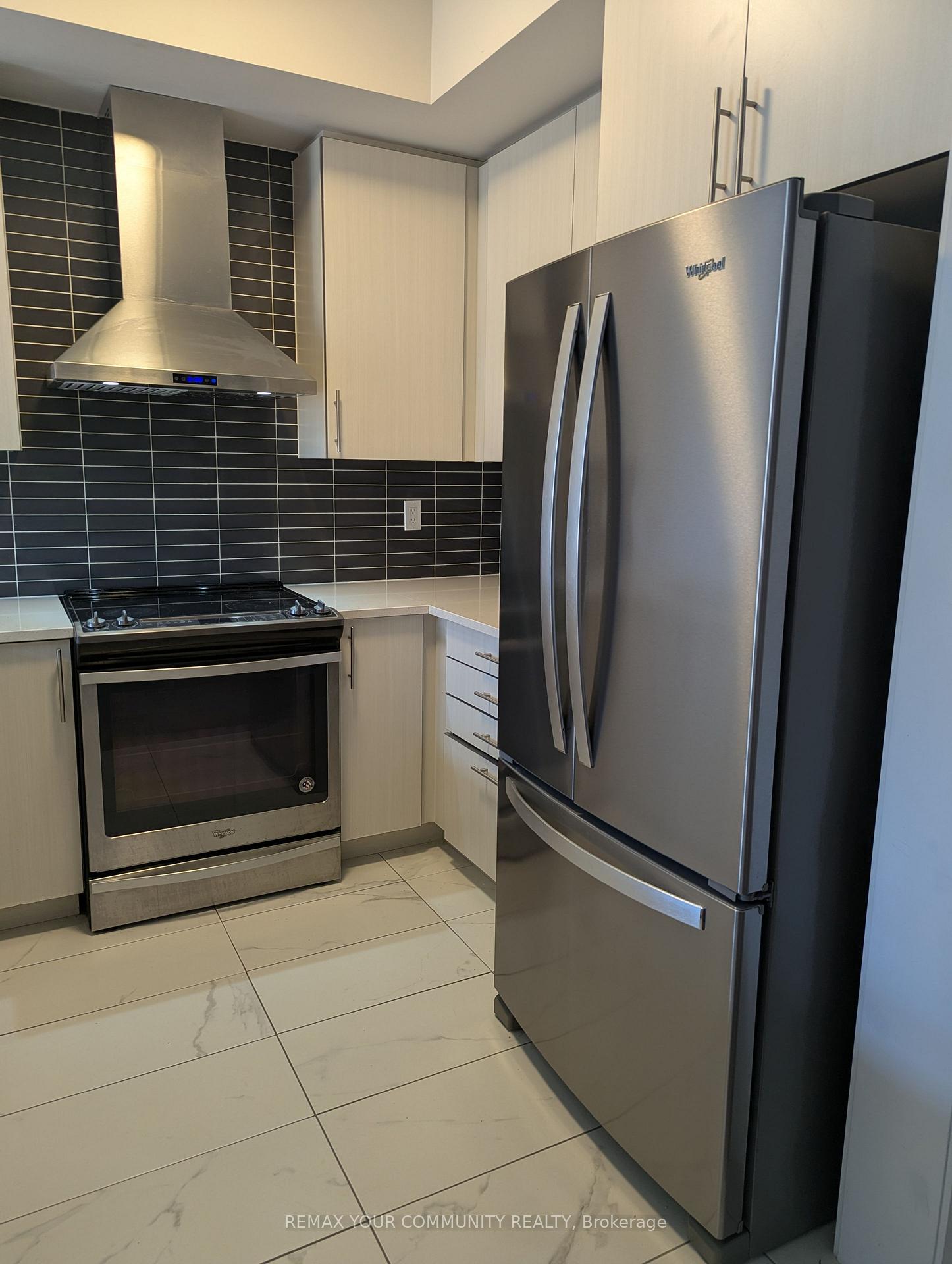 Photo 10 of 116 Maguire Road, Newmarket, Glenway Estates — HOMEH