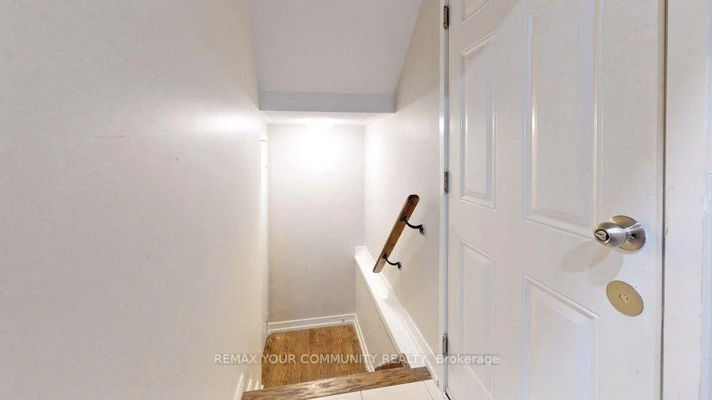 Photo 11 of 116 Maguire Road, Newmarket, Glenway Estates — HOMEH
