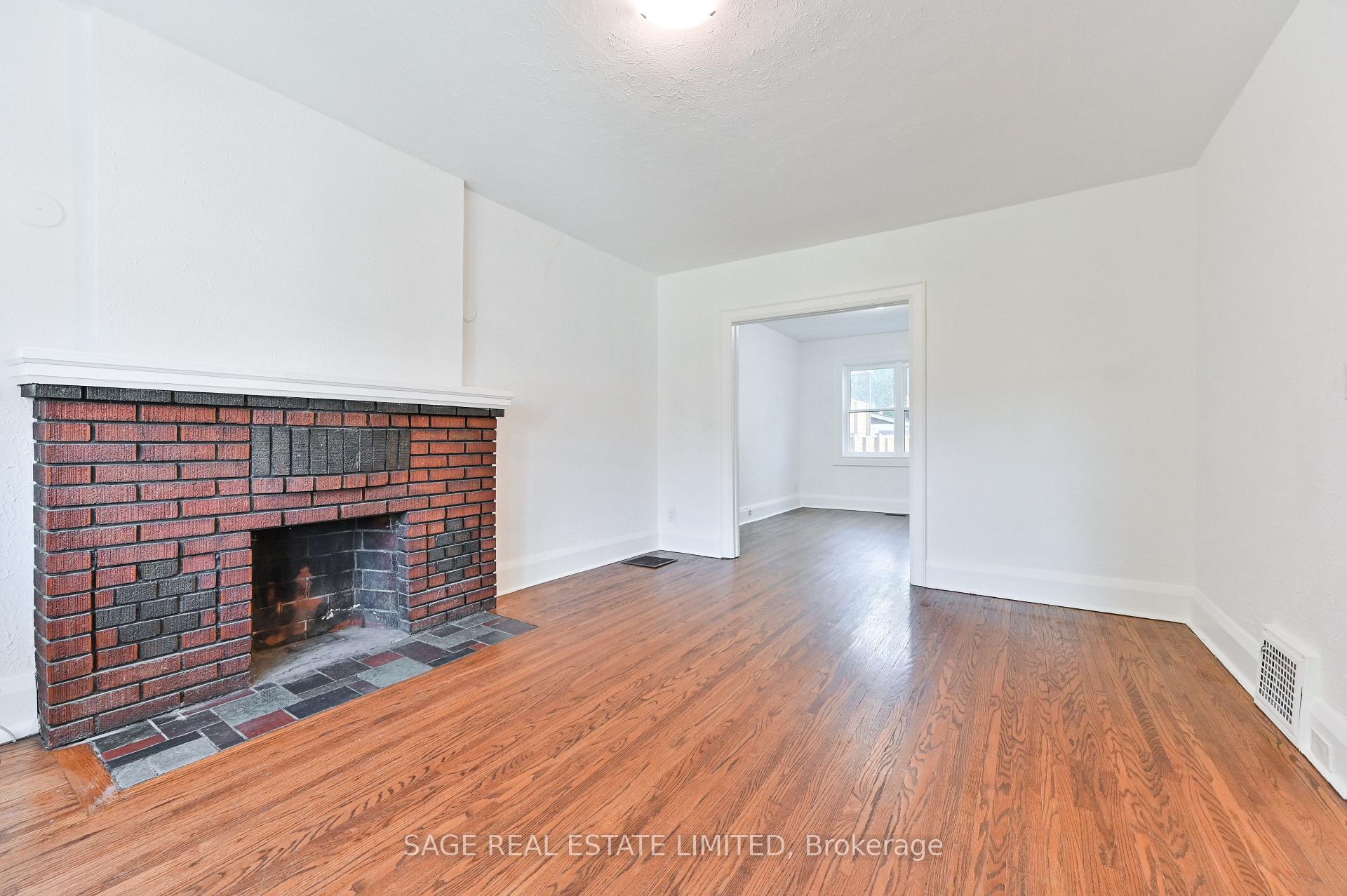 Photo 5 of 152 Manor Road E, Toronto, Mount Pleasant West — HOMEH