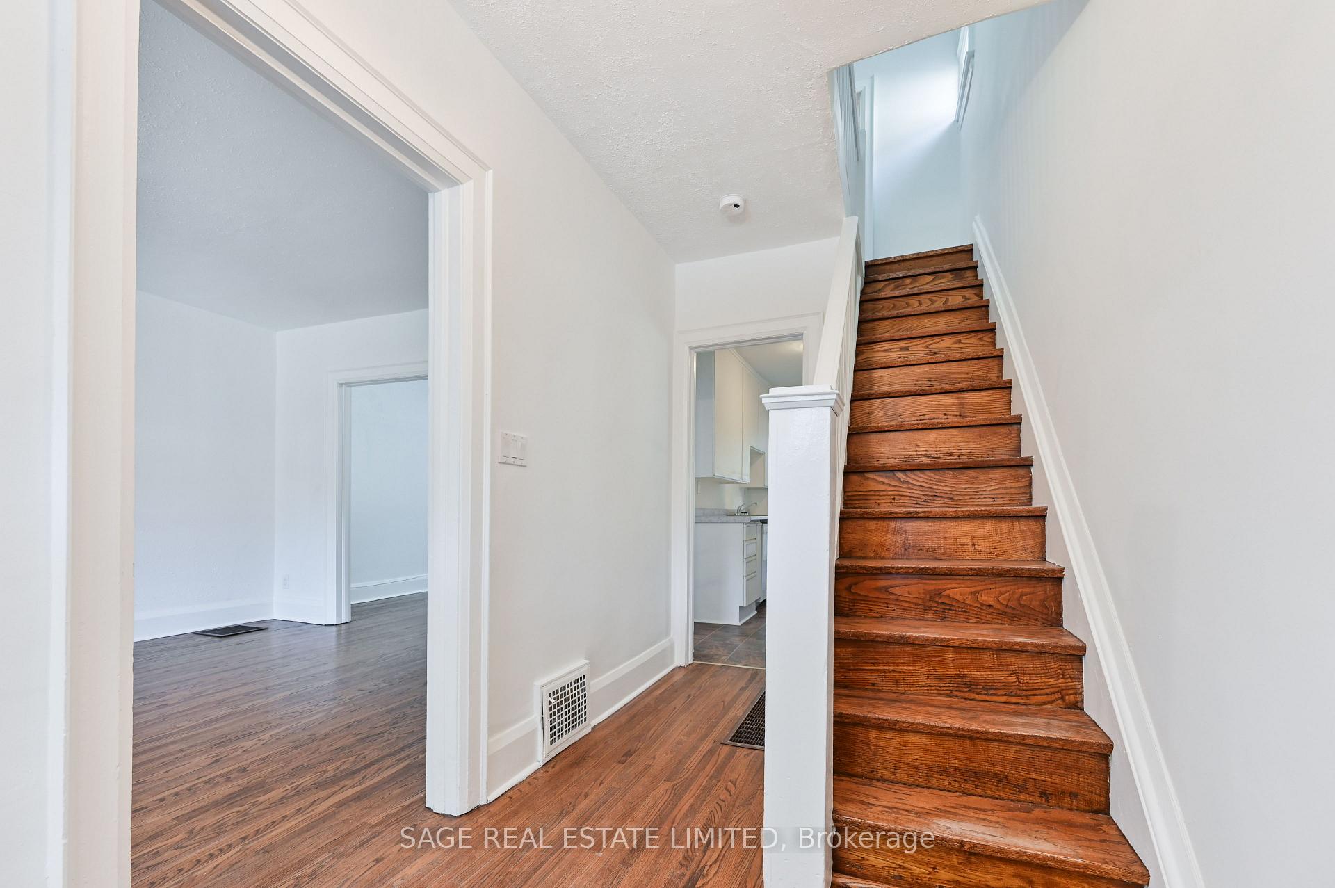 Photo 12 of 152 Manor Road E, Toronto, Mount Pleasant West — HOMEH