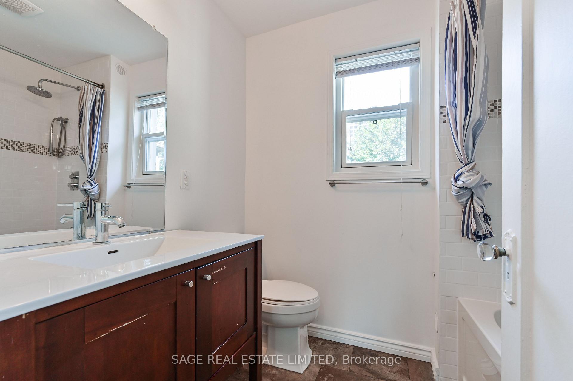 Photo 19 of 152 Manor Road E, Toronto, Mount Pleasant West — HOMEH