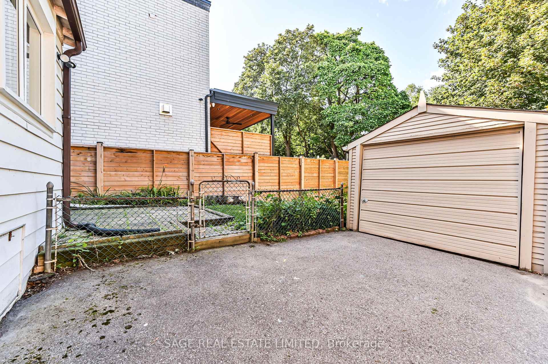 Photo 24 of 152 Manor Road E, Toronto, Mount Pleasant West — HOMEH