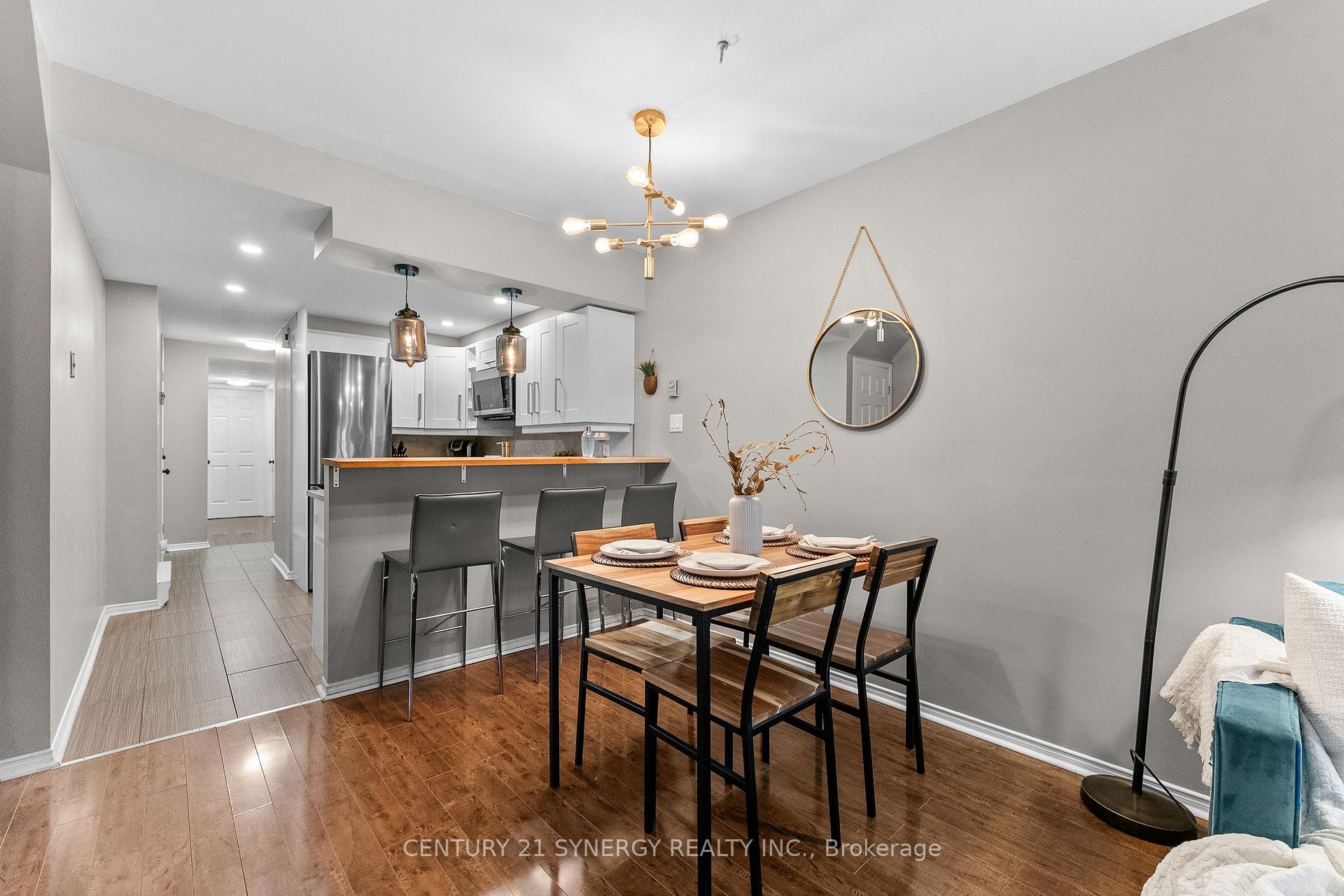 Photo 3 of Unit 5, 2 Columbus Avenue, Ottawa, Overbrook — HOMEH