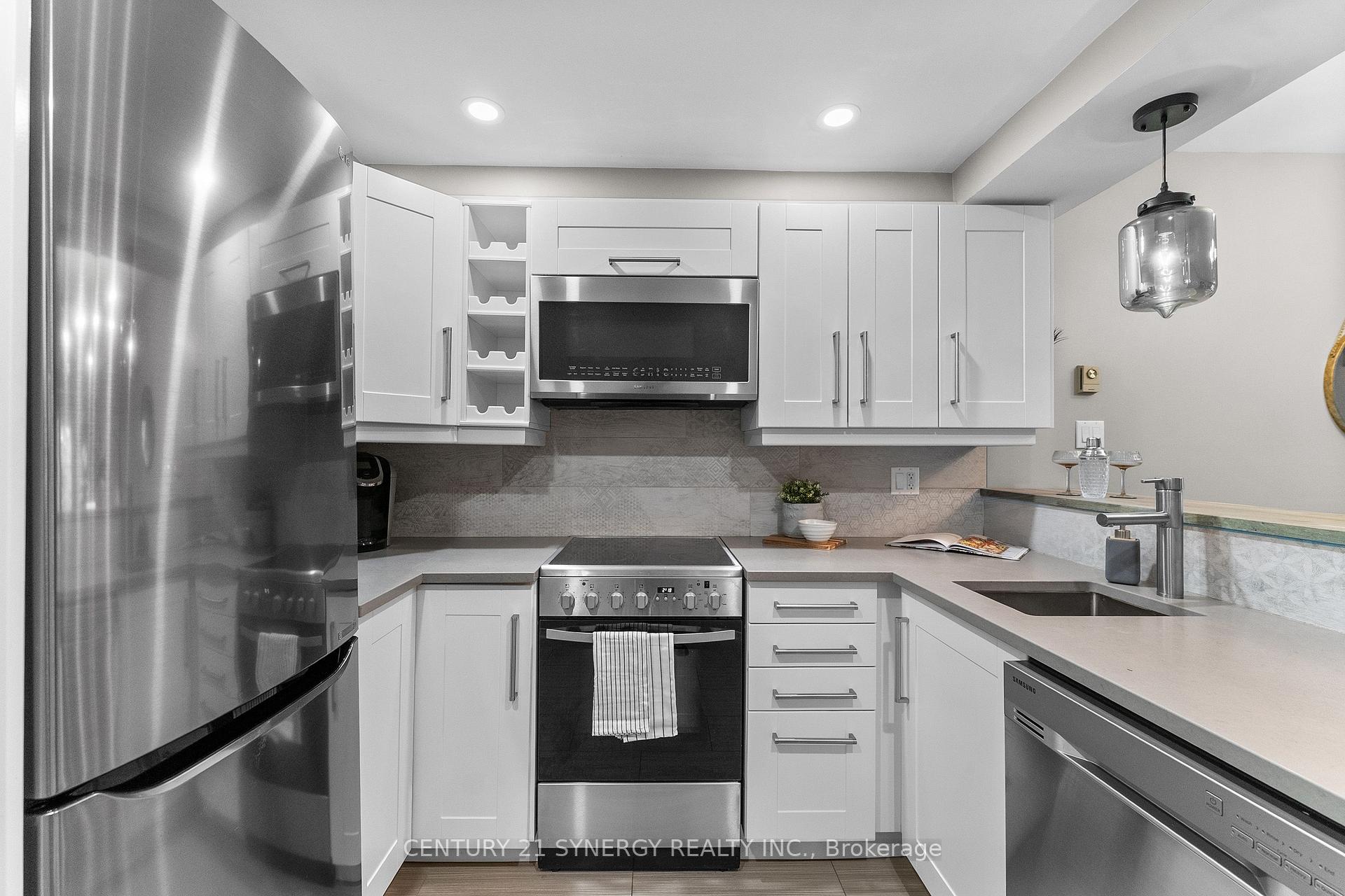 Photo 6 of Unit 5, 2 Columbus Avenue, Ottawa, Overbrook — HOMEH