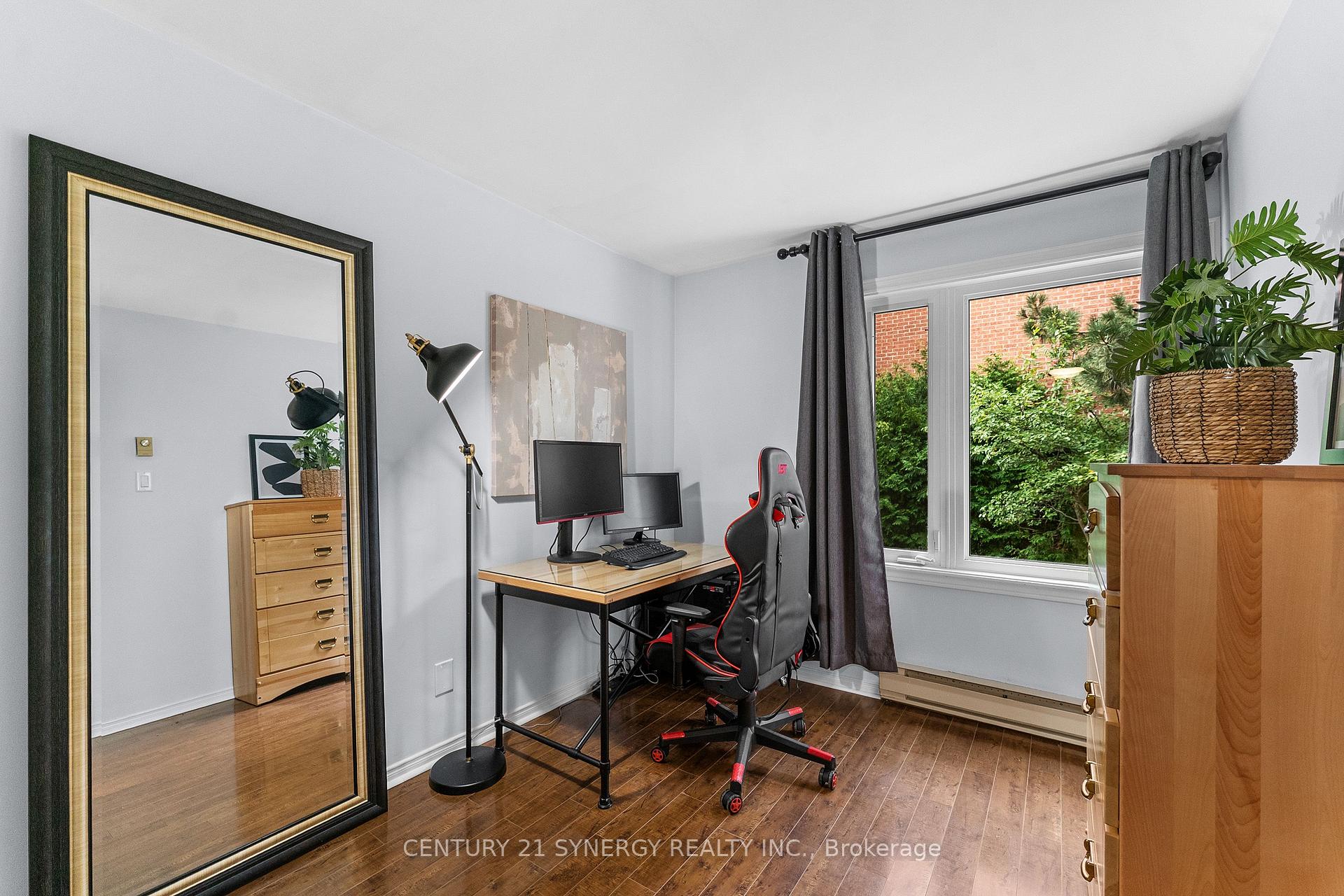 Photo 7 of Unit 5, 2 Columbus Avenue, Ottawa, Overbrook — HOMEH