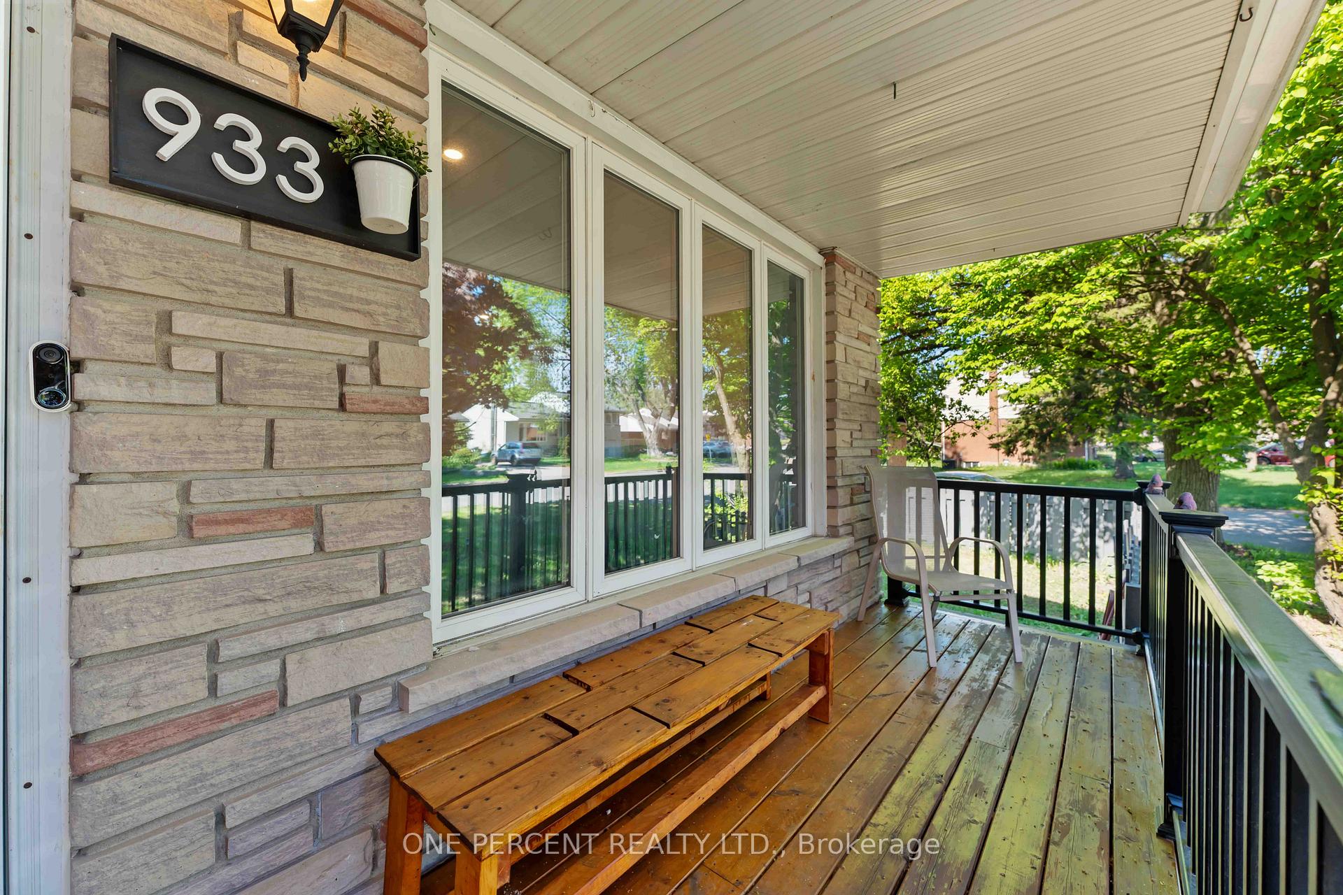 Photo 2 of Unit Unit A and Unit B, 933 Kincaid Court, Ottawa, Riverside Park — HOMEH