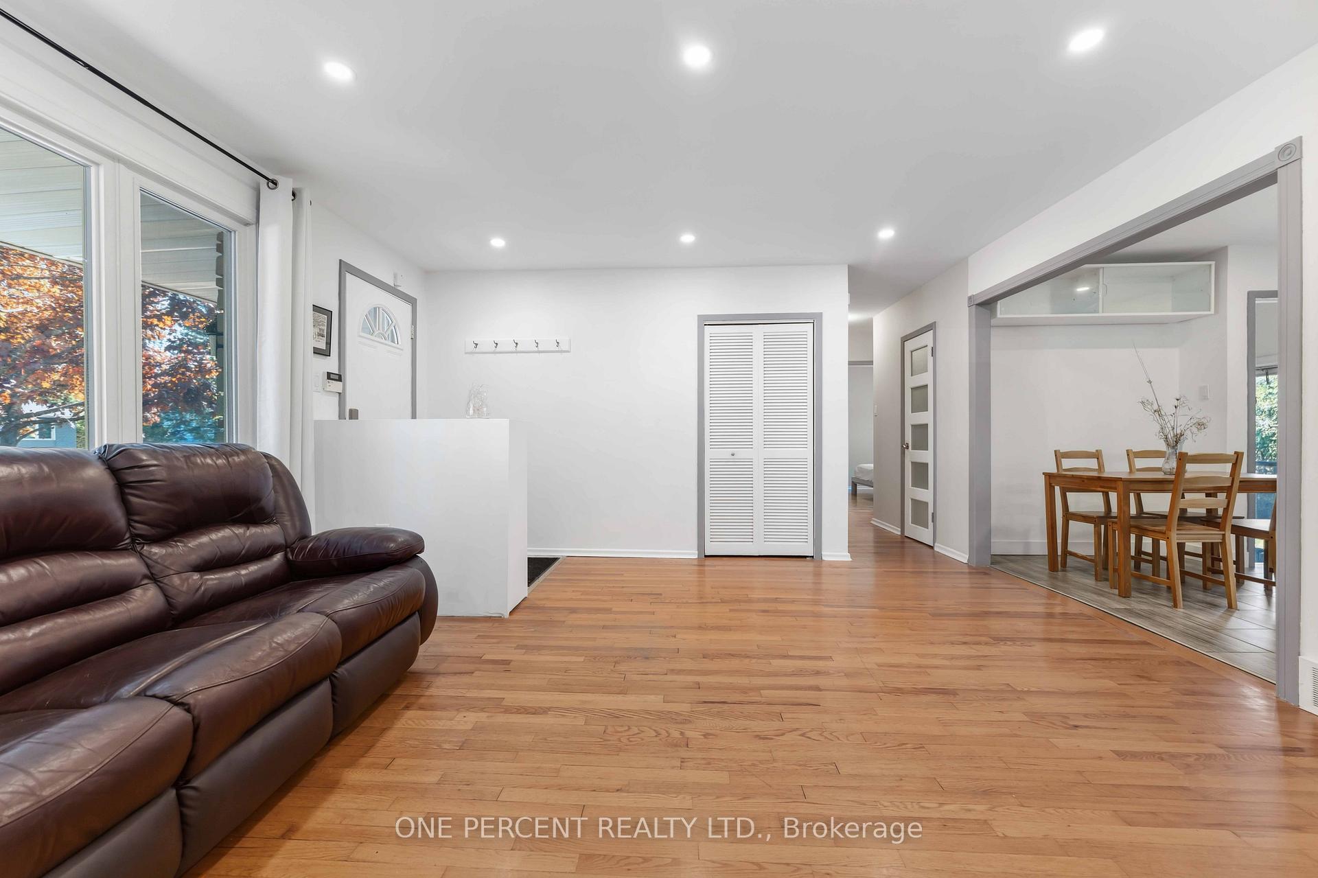 Photo 6 of Unit Unit A and Unit B, 933 Kincaid Court, Ottawa, Riverside Park — HOMEH