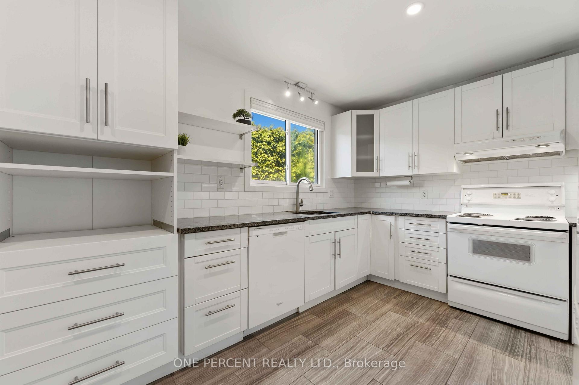 Photo 7 of Unit Unit A and Unit B, 933 Kincaid Court, Ottawa, Riverside Park — HOMEH