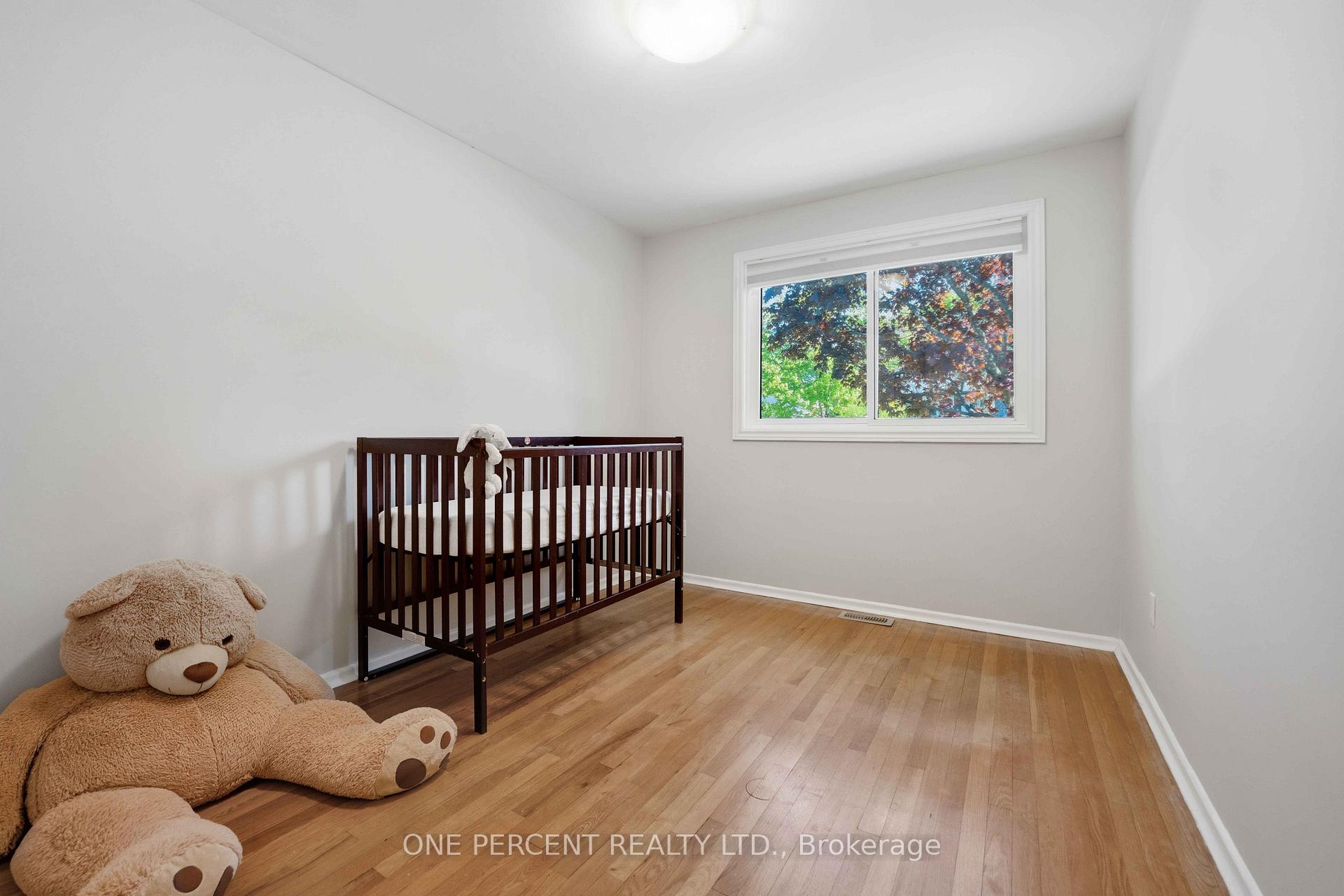 Photo 15 of Unit Unit A and Unit B, 933 Kincaid Court, Ottawa, Riverside Park — HOMEH