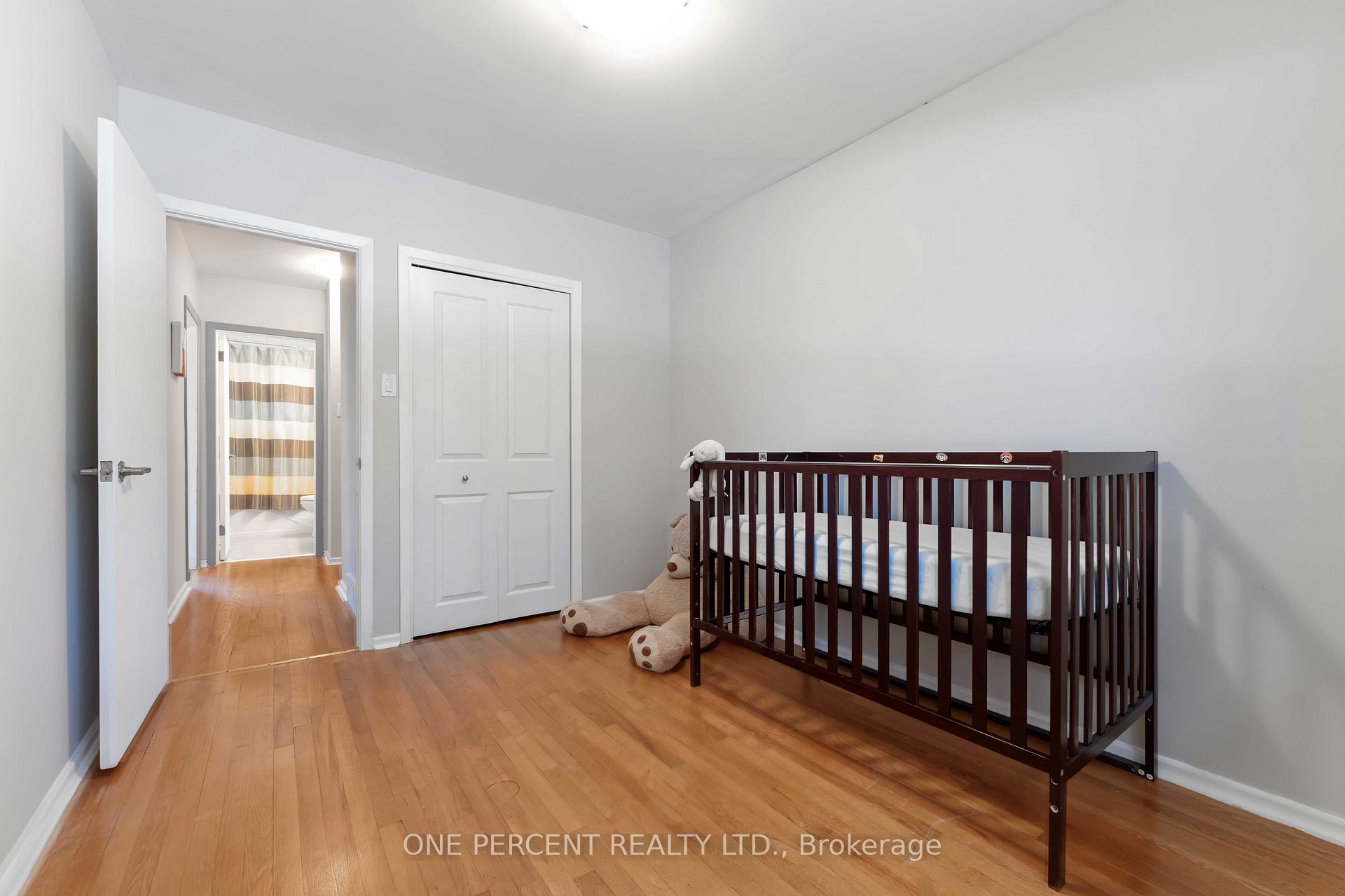 Photo 16 of Unit Unit A and Unit B, 933 Kincaid Court, Ottawa, Riverside Park — HOMEH