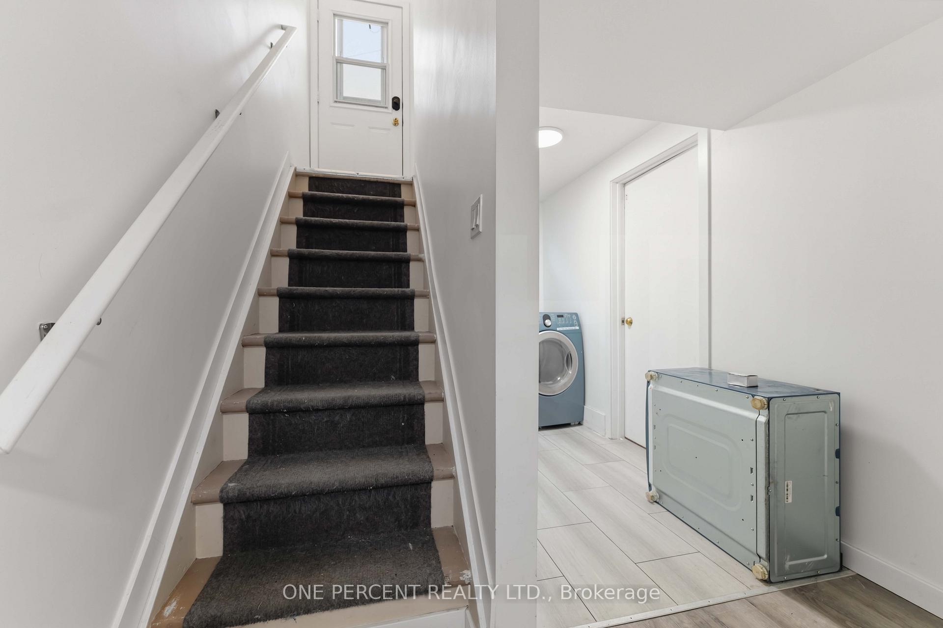 Photo 20 of Unit Unit A and Unit B, 933 Kincaid Court, Ottawa, Riverside Park — HOMEH