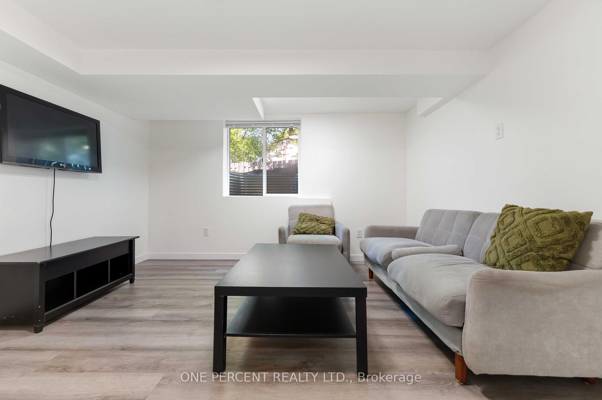 Photo 25 of Unit Unit A and Unit B, 933 Kincaid Court, Ottawa, Riverside Park — HOMEH