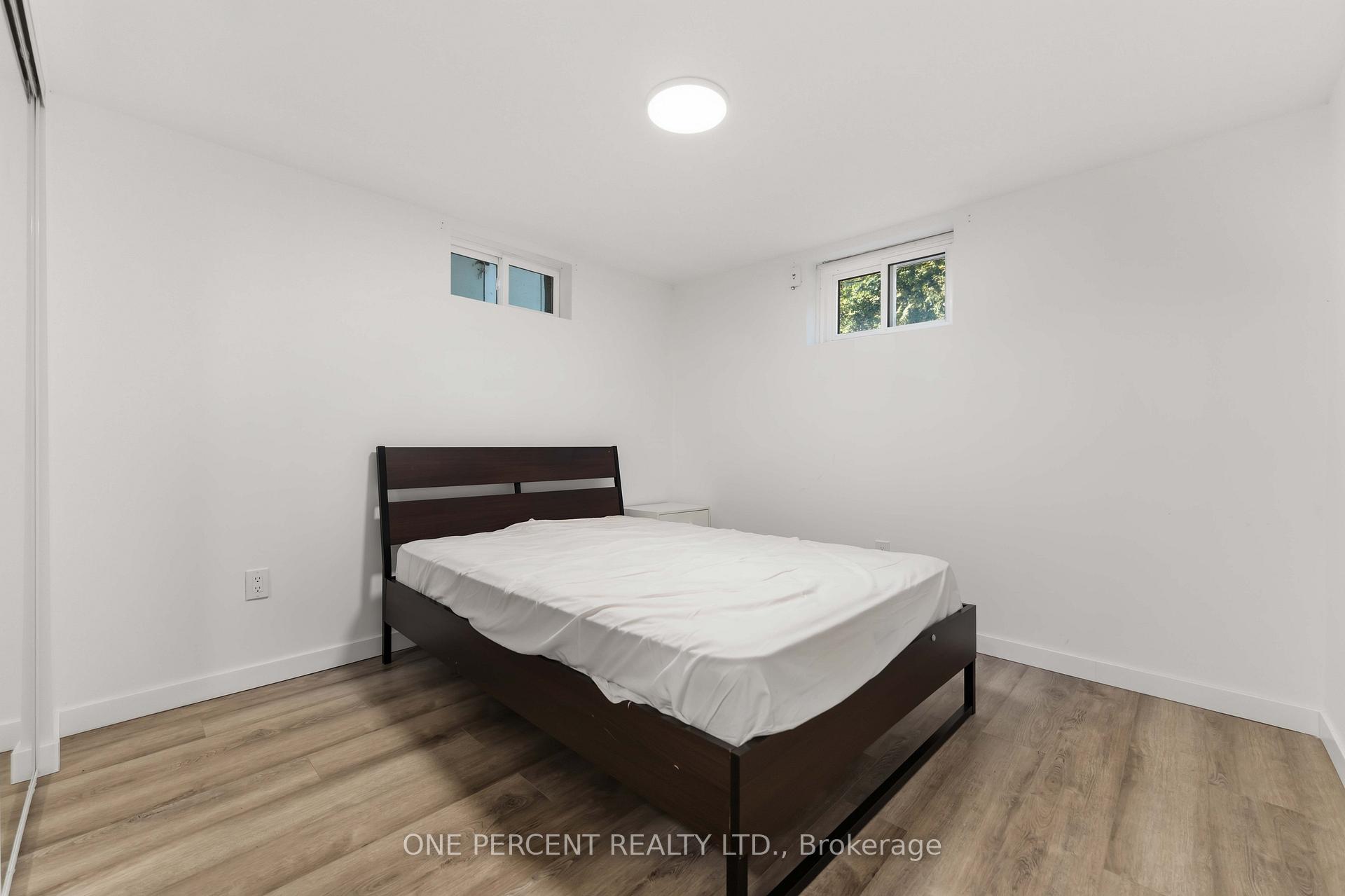 Photo 31 of Unit Unit A and Unit B, 933 Kincaid Court, Ottawa, Riverside Park — HOMEH