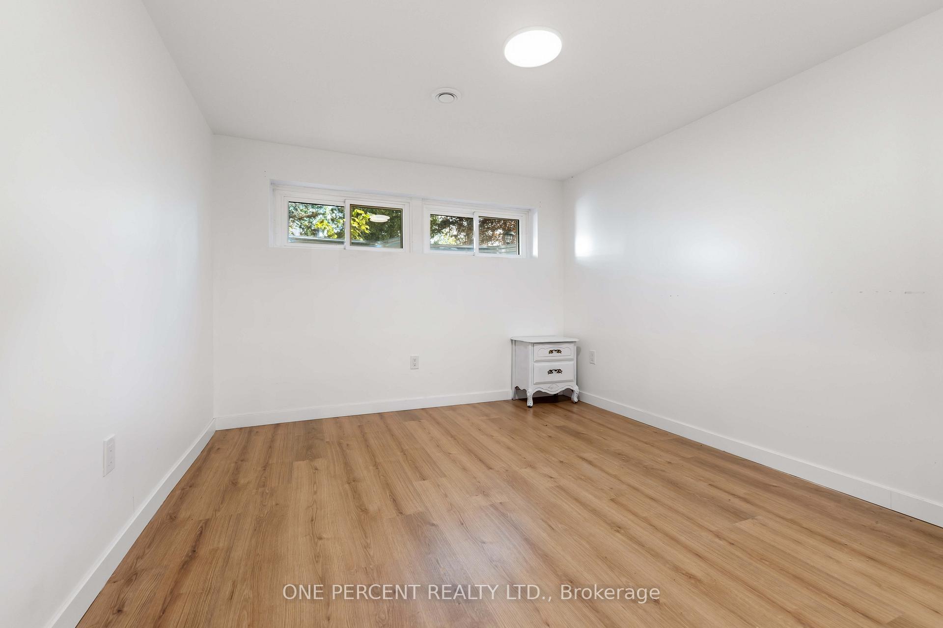 Photo 34 of Unit Unit A and Unit B, 933 Kincaid Court, Ottawa, Riverside Park — HOMEH