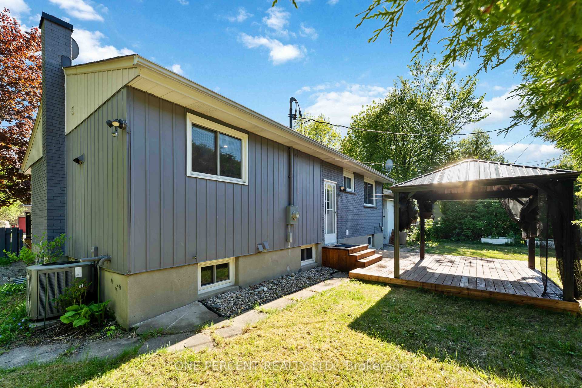 Photo 40 of Unit Unit A and Unit B, 933 Kincaid Court, Ottawa, Riverside Park — HOMEH