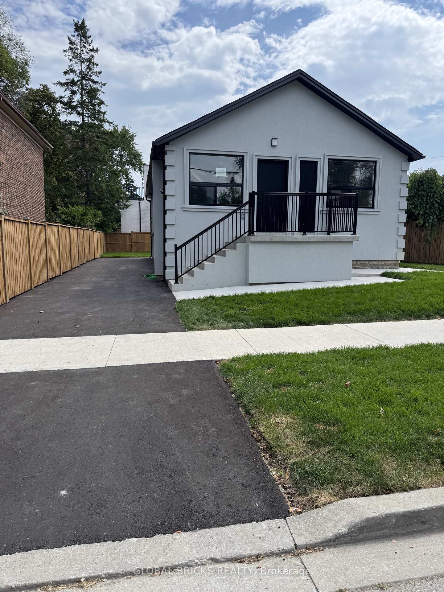 Photo 1 of Unit Unit 2- Rear Upper, 101 Minerva Avenue, Scarborough, Cliffcrest — HOMEH
