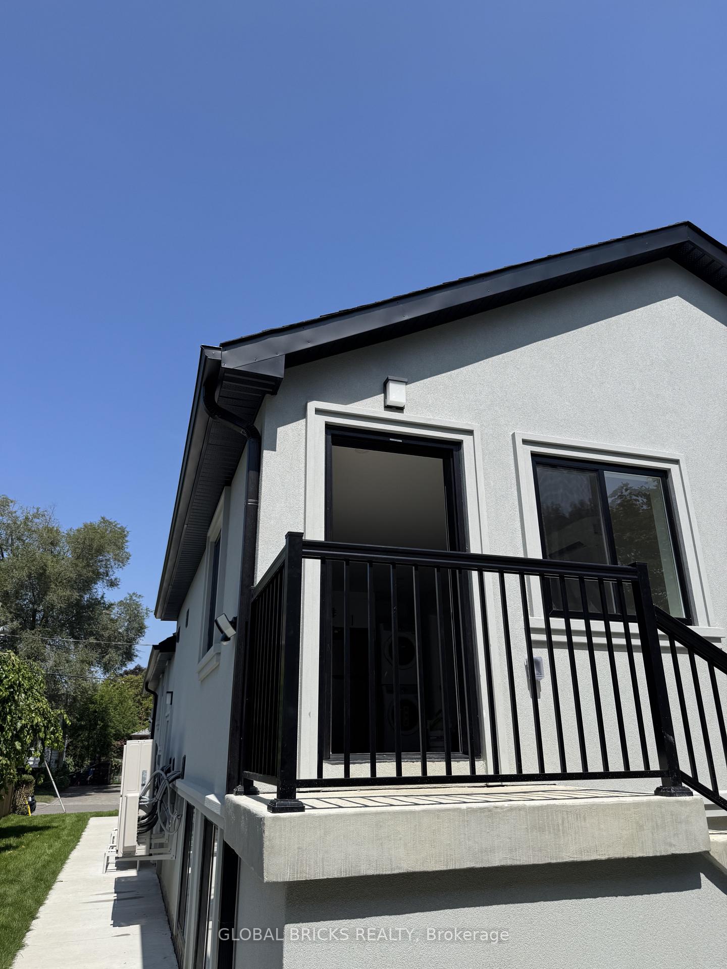 Photo 2 of Unit Unit 2- Rear Upper, 101 Minerva Avenue, Scarborough, Cliffcrest — HOMEH