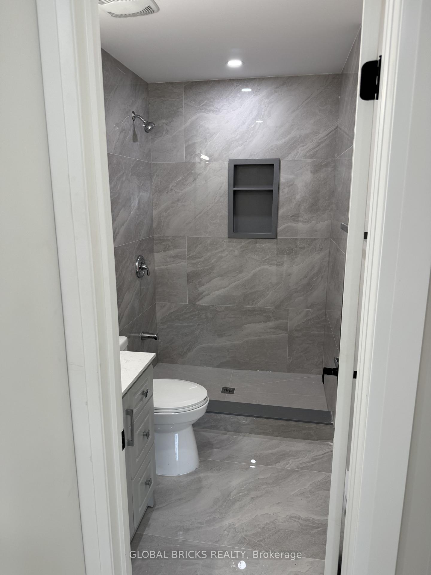 Photo 5 of Unit Unit 2- Rear Upper, 101 Minerva Avenue, Scarborough, Cliffcrest — HOMEH