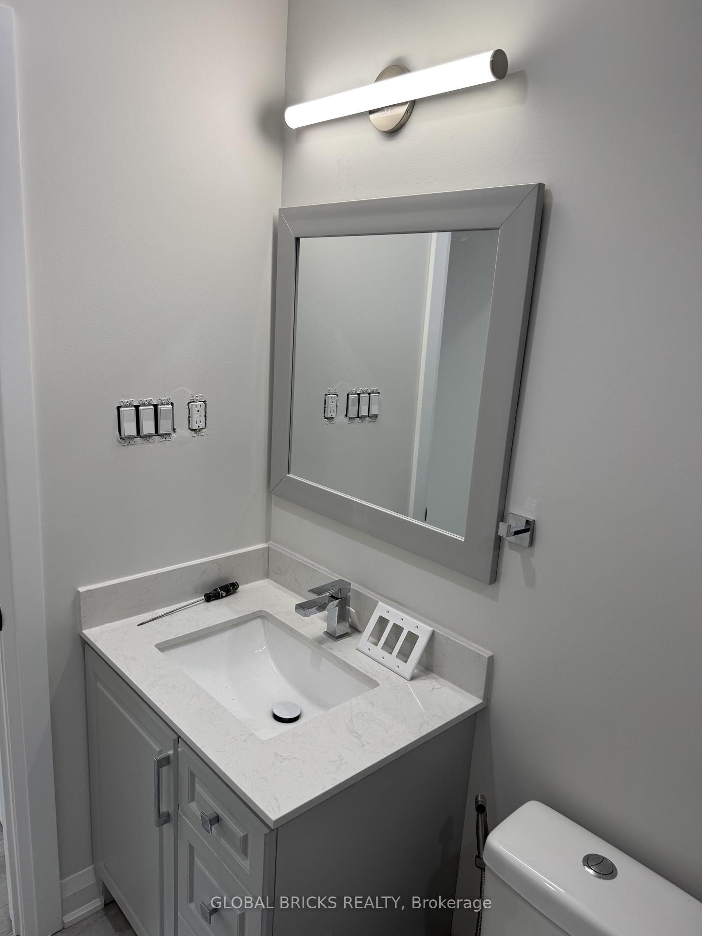 Photo 6 of Unit Unit 2- Rear Upper, 101 Minerva Avenue, Scarborough, Cliffcrest — HOMEH