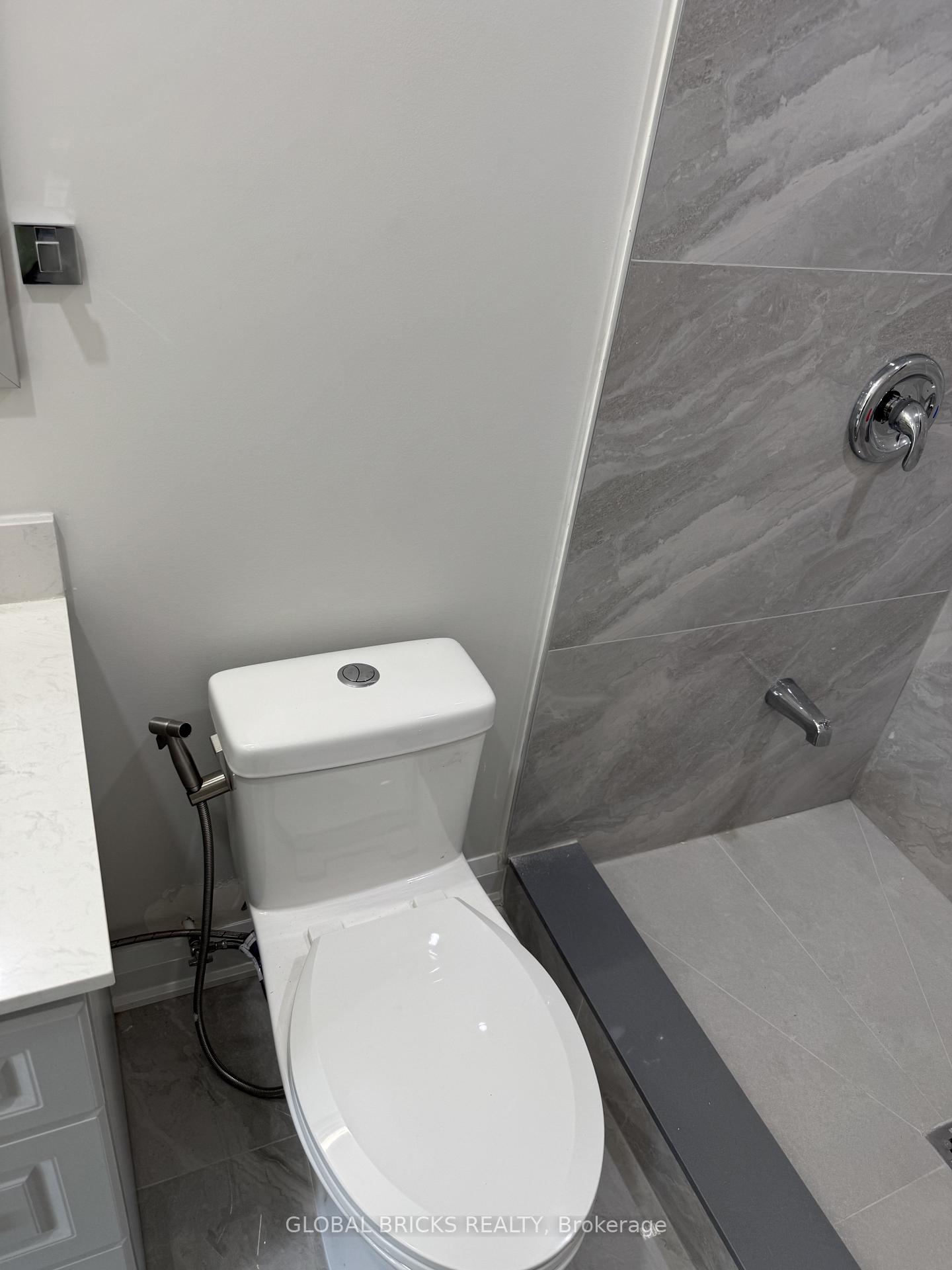 Photo 13 of Unit Unit 2- Rear Upper, 101 Minerva Avenue, Scarborough, Cliffcrest — HOMEH