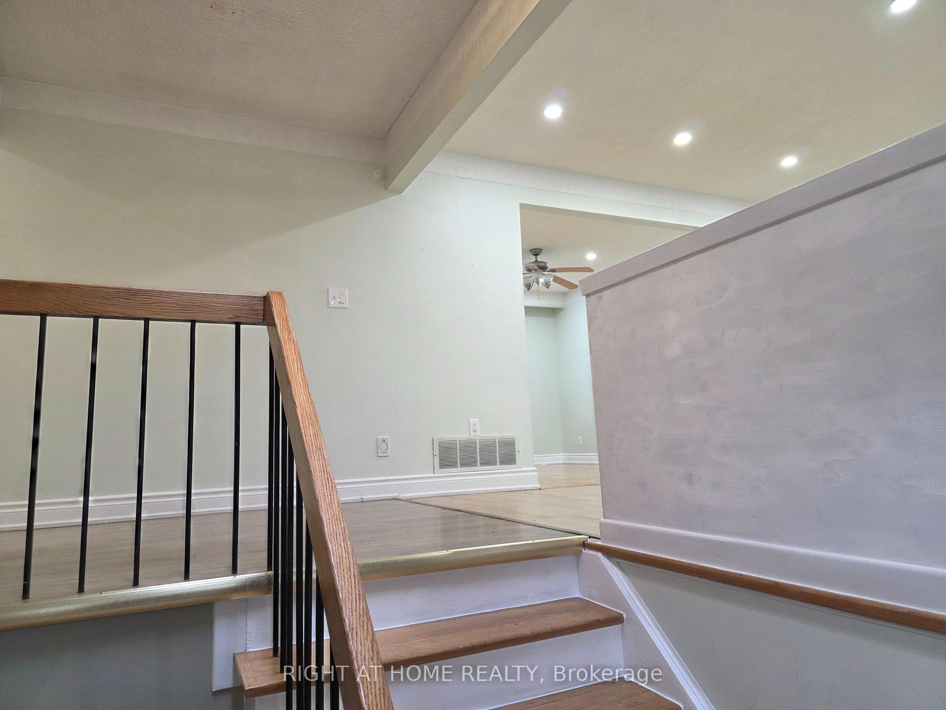 Photo 31 of 125 weir Crescent S, Scarborough, West Hill — HOMEH