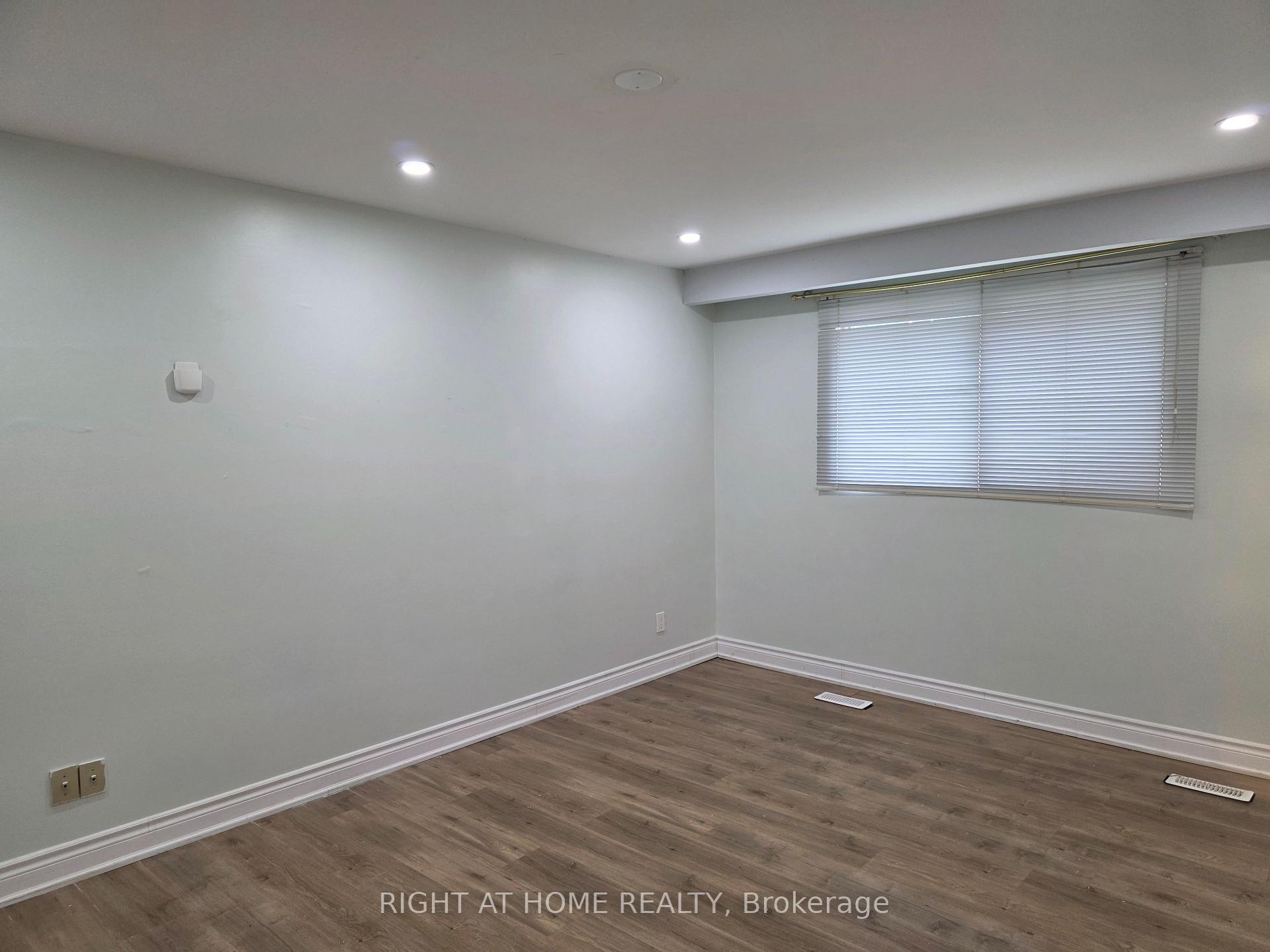 Photo 37 of 125 weir Crescent S, Scarborough, West Hill — HOMEH
