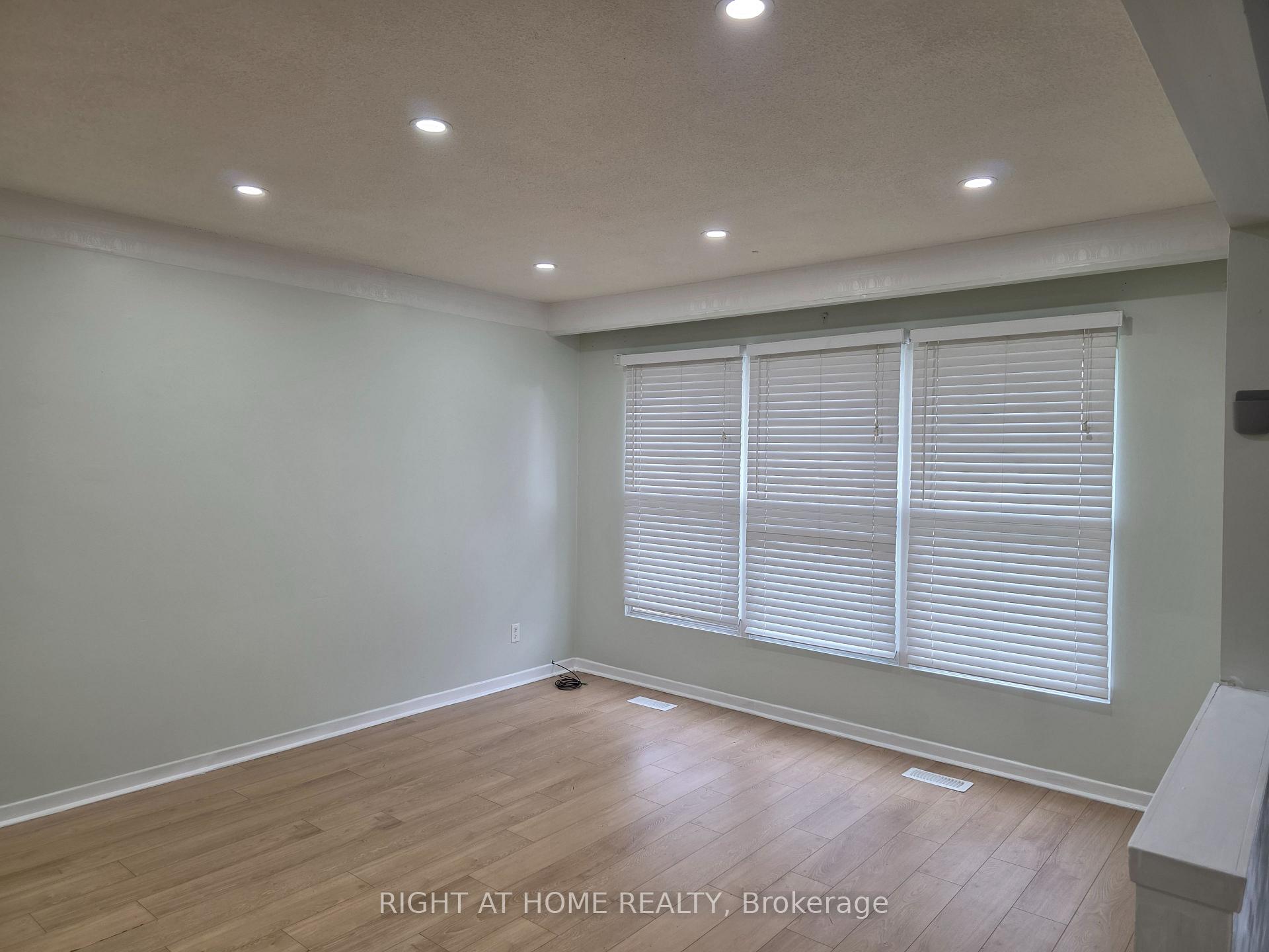 Photo 40 of 125 weir Crescent S, Scarborough, West Hill — HOMEH