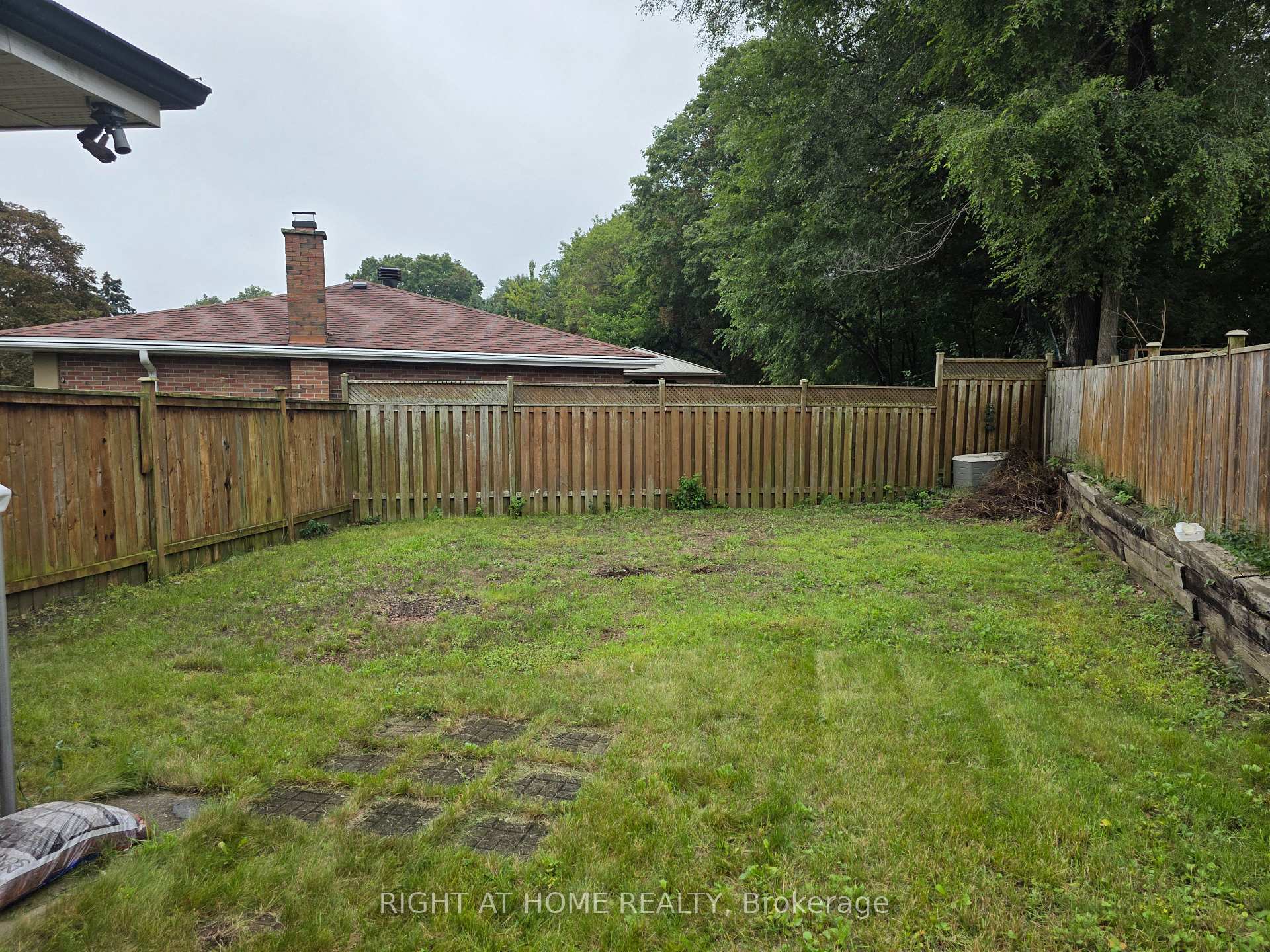 Photo 44 of 125 weir Crescent S, Scarborough, West Hill — HOMEH