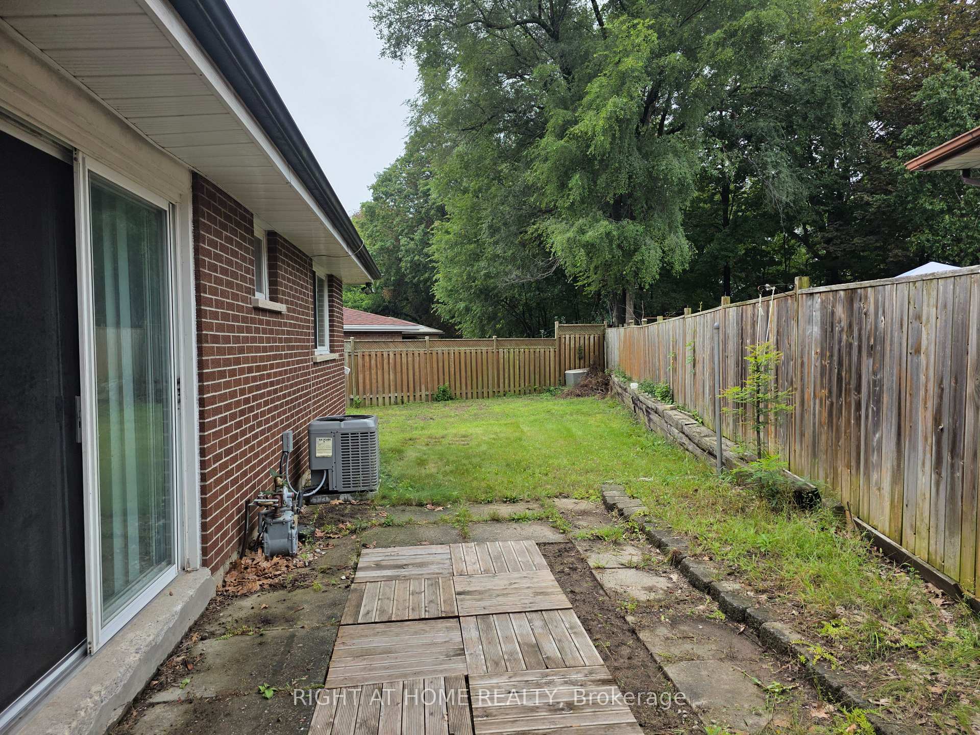 Photo 46 of 125 weir Crescent S, Scarborough, West Hill — HOMEH