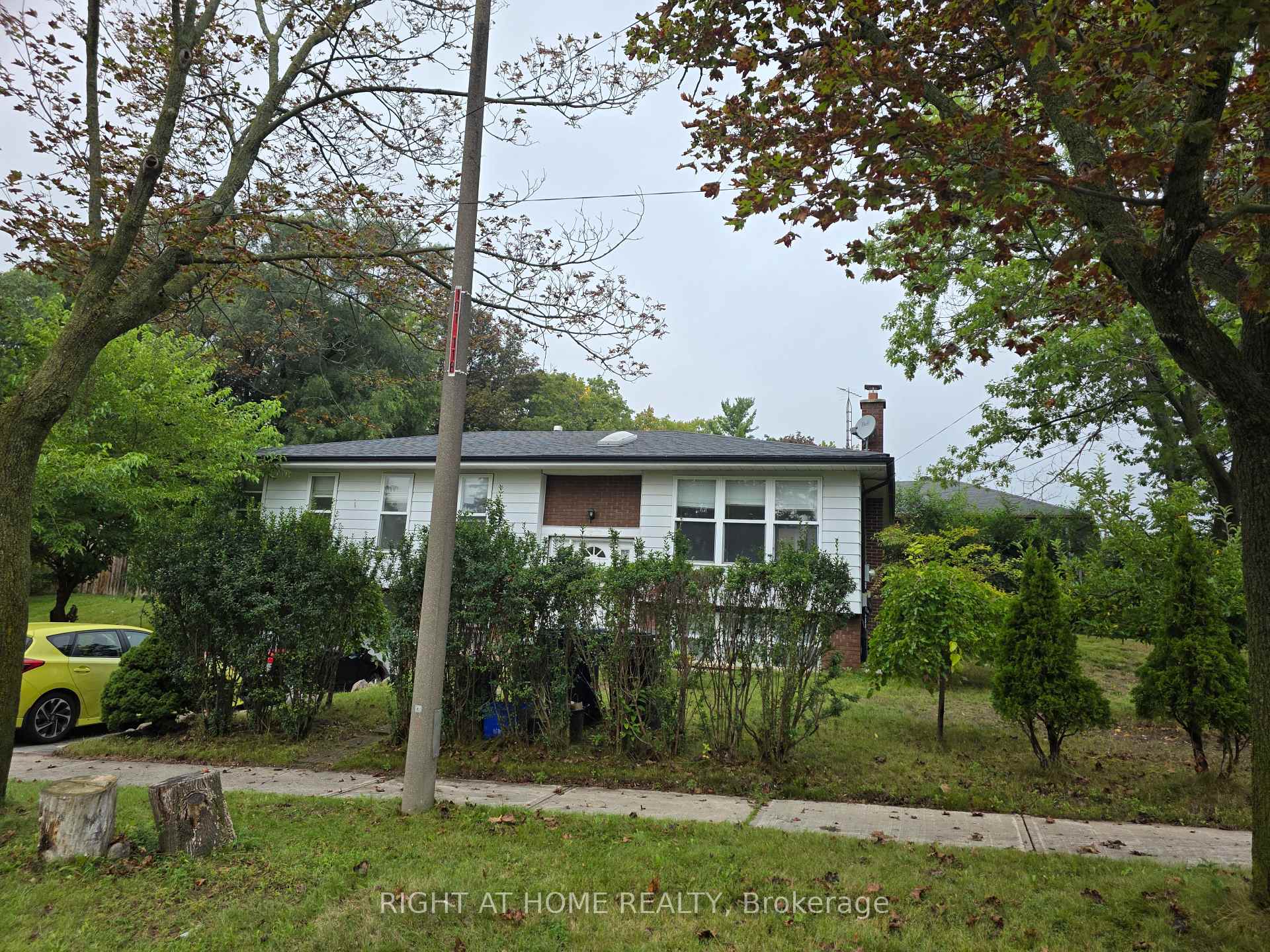 Photo 5 of 125 weir Crescent S, Scarborough, West Hill — HOMEH