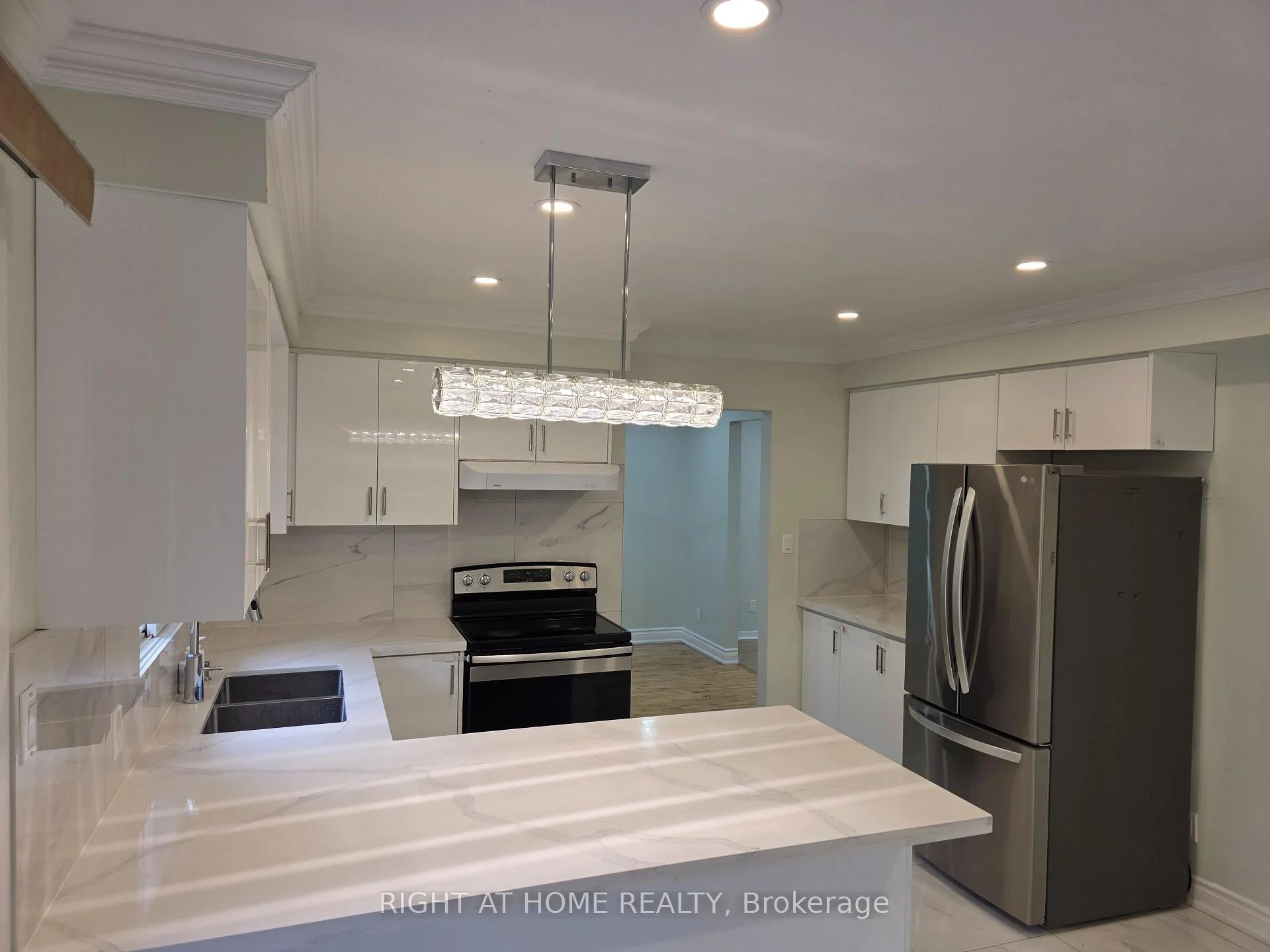 Photo 19 of 125 weir Crescent S, Scarborough, West Hill — HOMEH