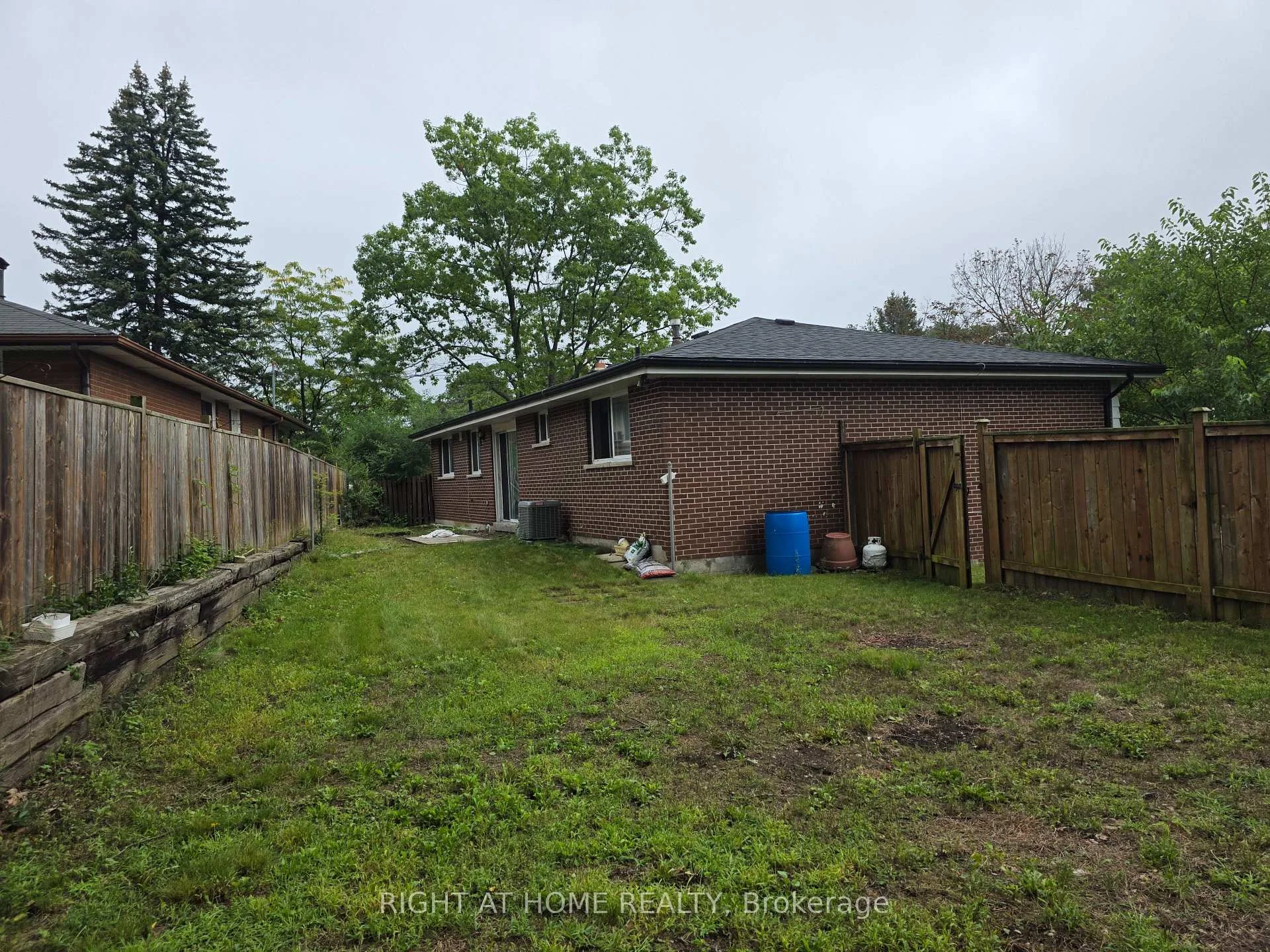 Photo 45 of 125 weir Crescent S, Scarborough, West Hill — HOMEH
