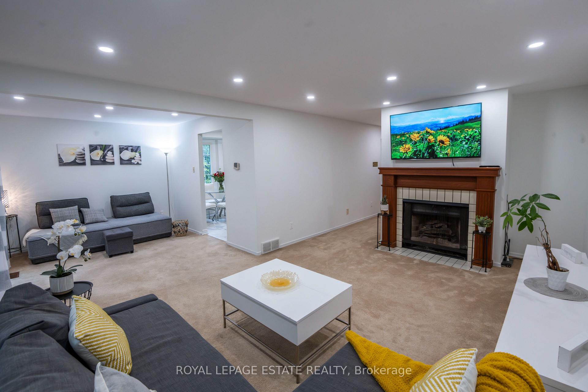 Photo 12 of Unit 3, 228 Kingswood Drive, Kitchener, Alpine — HOMEH