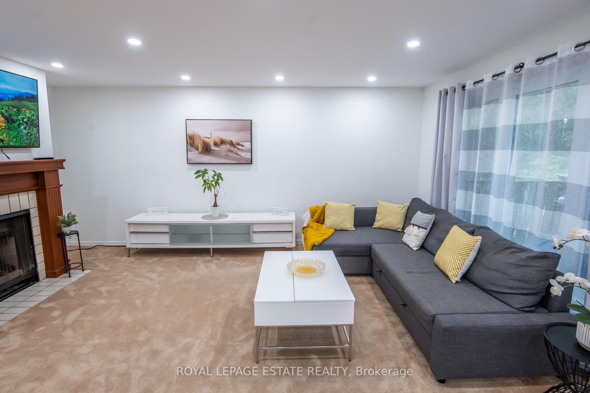 Photo 13 of Unit 3, 228 Kingswood Drive, Kitchener, Alpine — HOMEH
