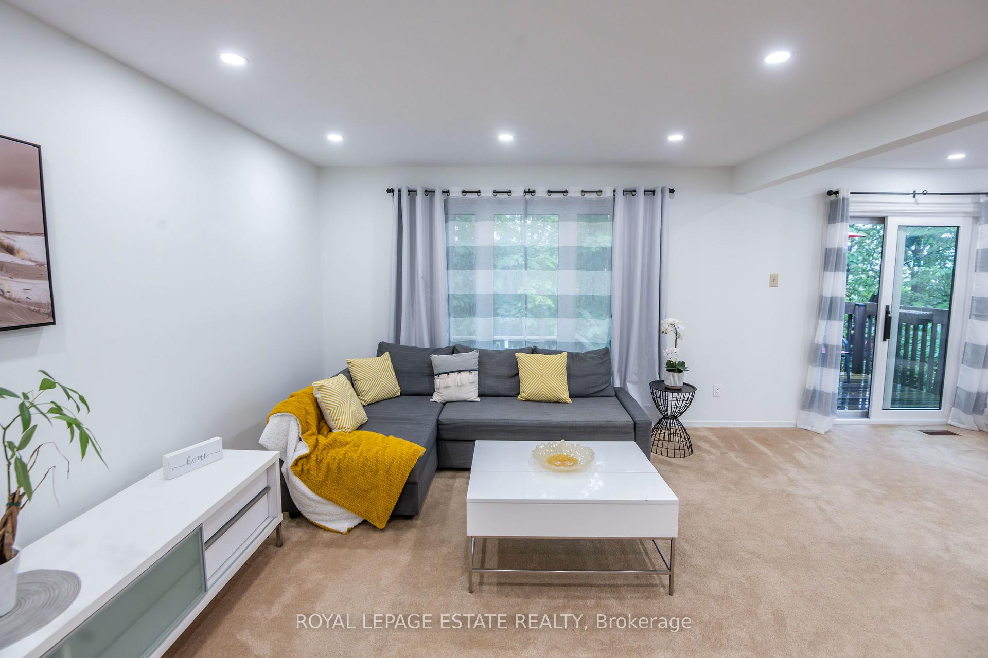 Photo 15 of Unit 3, 228 Kingswood Drive, Kitchener, Alpine — HOMEH