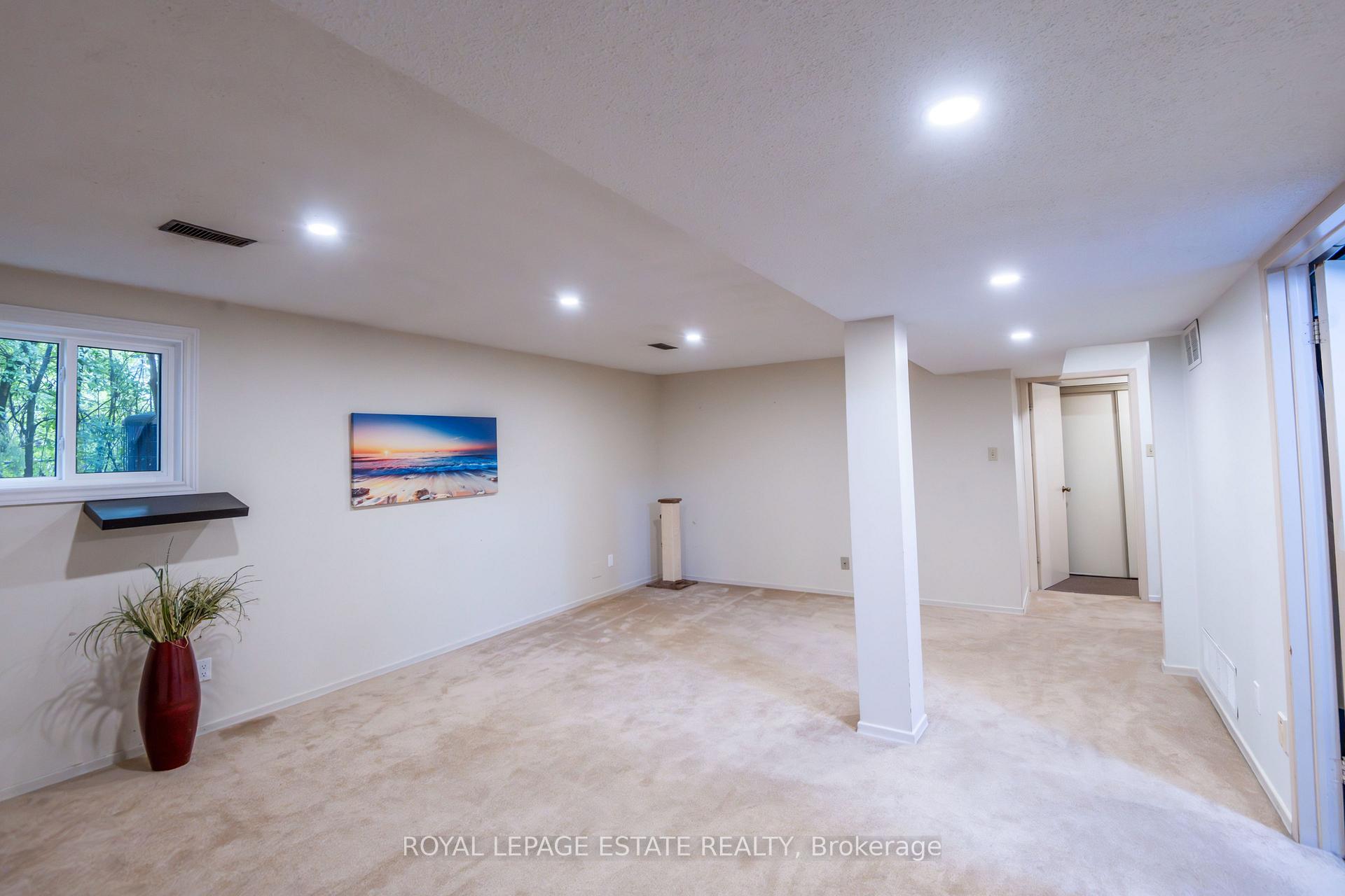 Photo 33 of Unit 3, 228 Kingswood Drive, Kitchener, Alpine — HOMEH