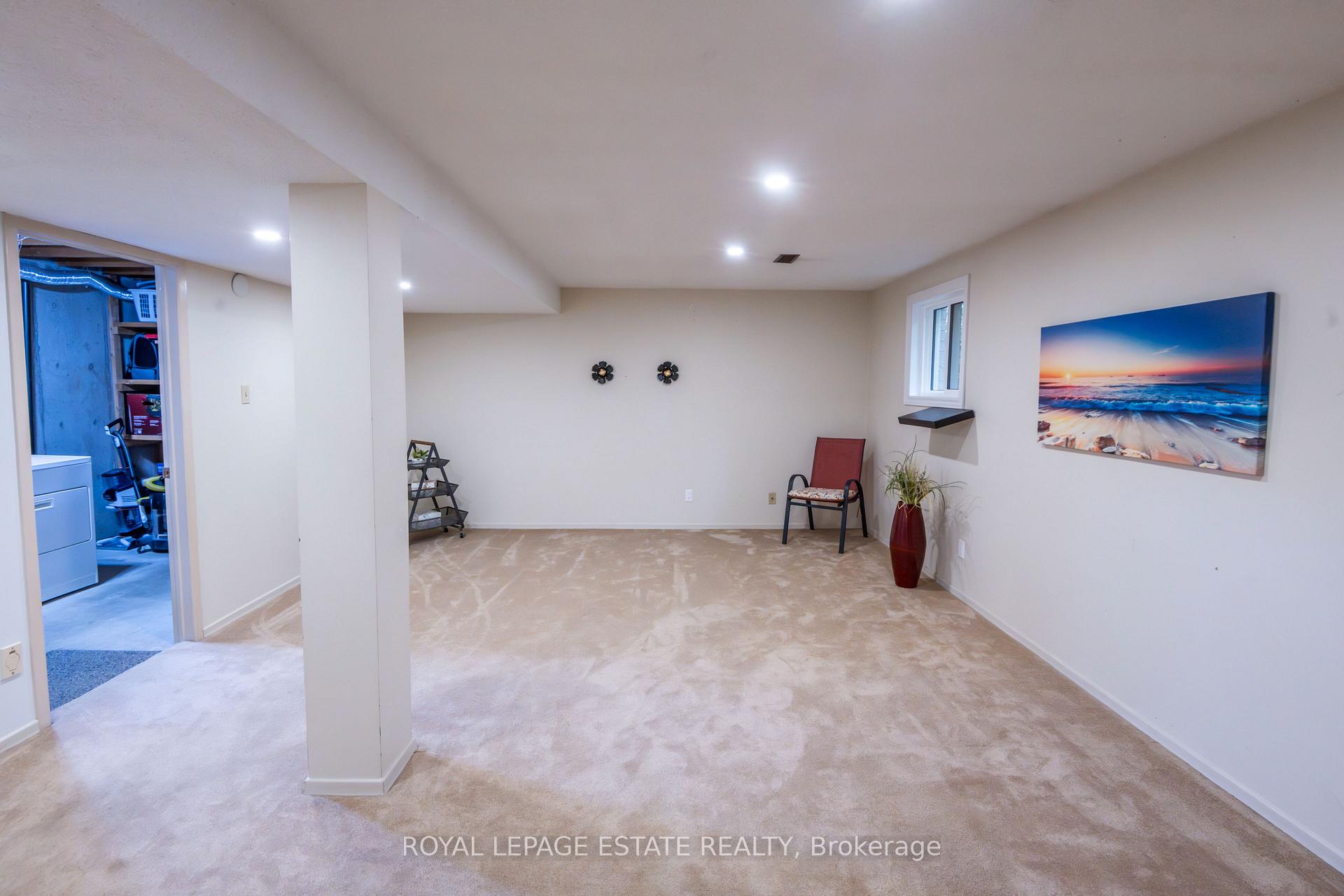 Photo 37 of Unit 3, 228 Kingswood Drive, Kitchener, Alpine — HOMEH