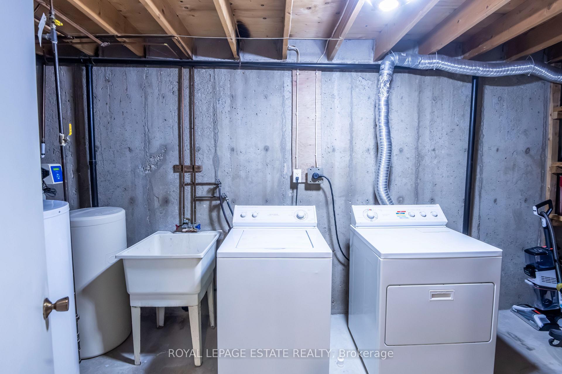 Photo 39 of Unit 3, 228 Kingswood Drive, Kitchener, Alpine — HOMEH