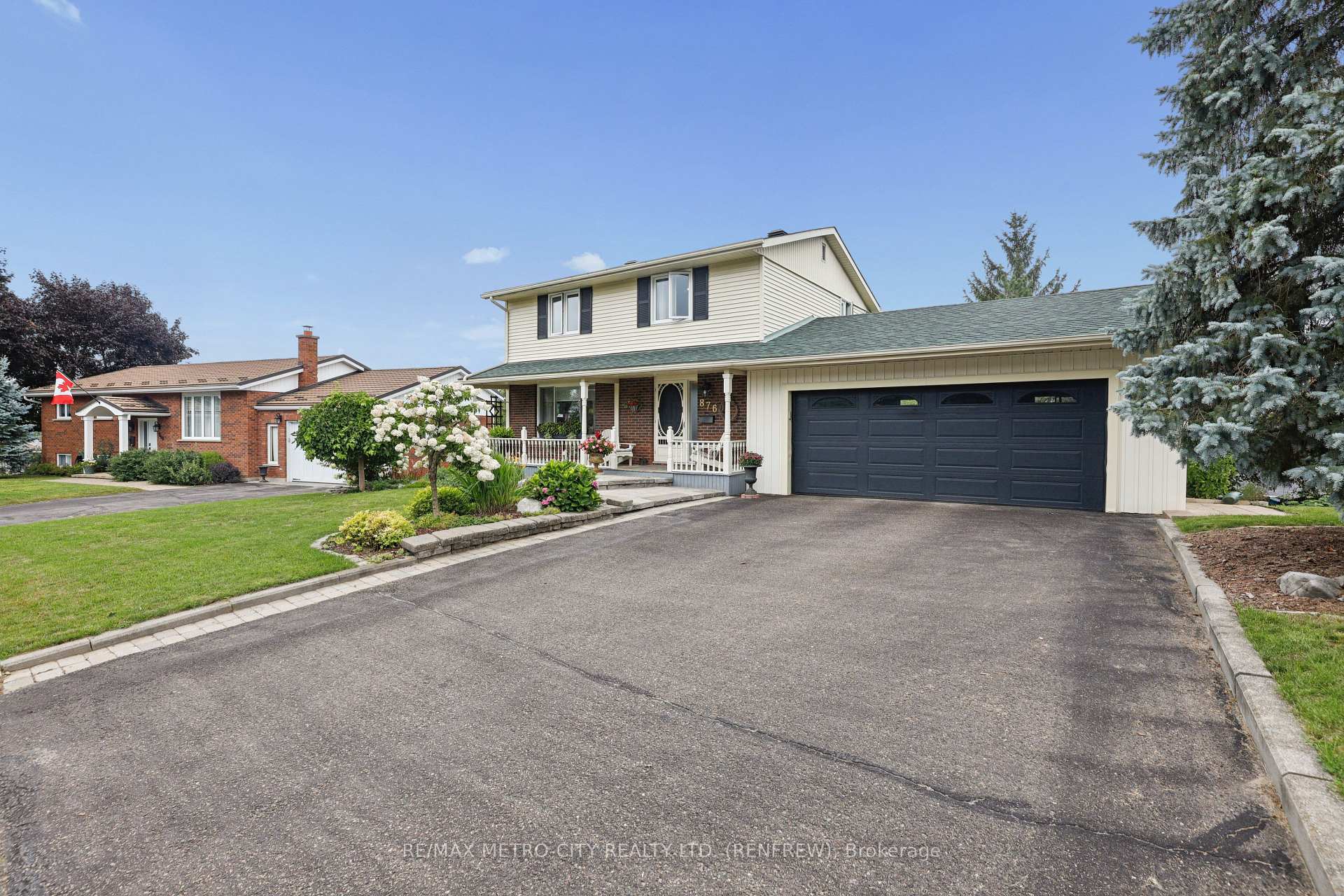 Photo 2 of 876 Hillsview Street, Renfrew, Renfrew — HOMEH