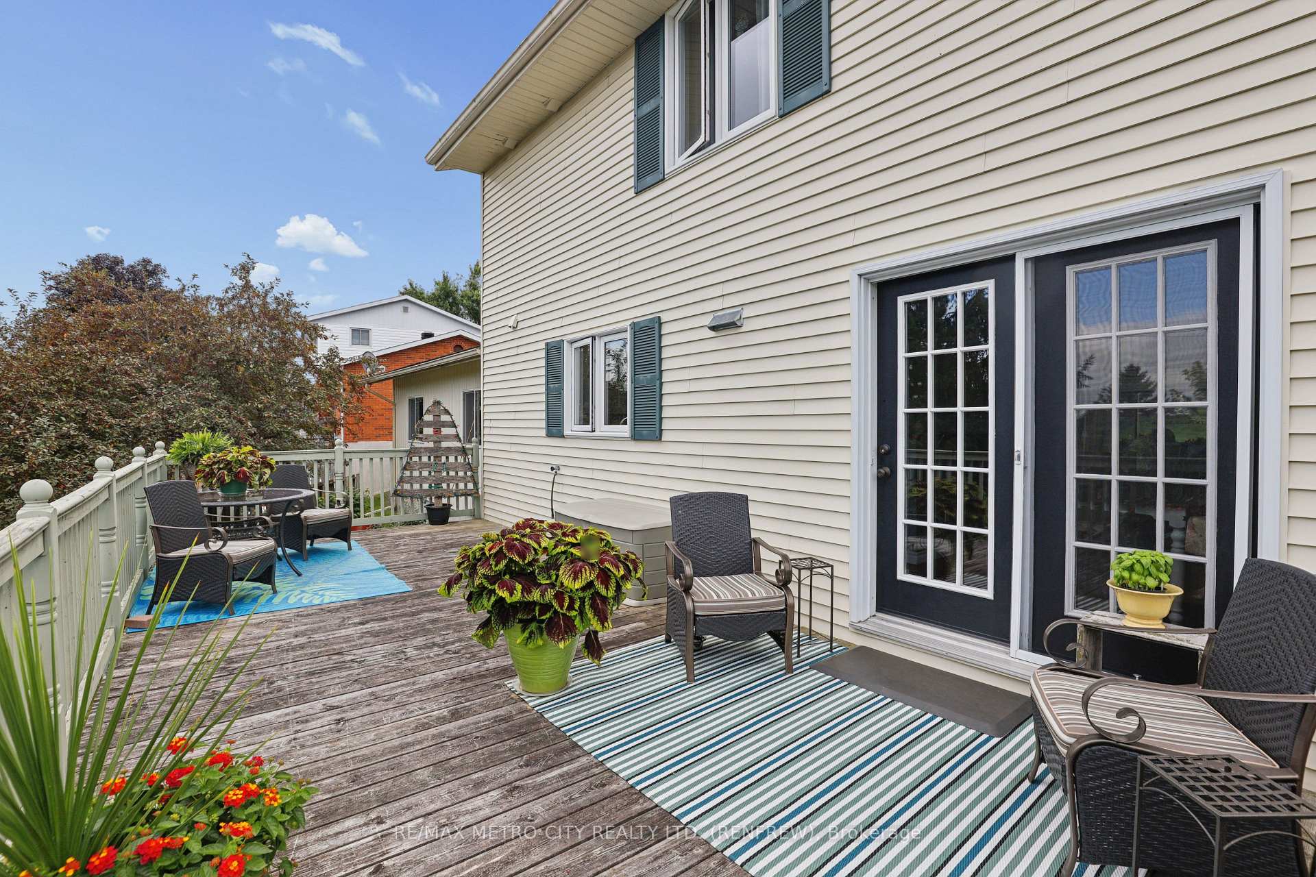 Photo 30 of 876 Hillsview Street, Renfrew, Renfrew — HOMEH