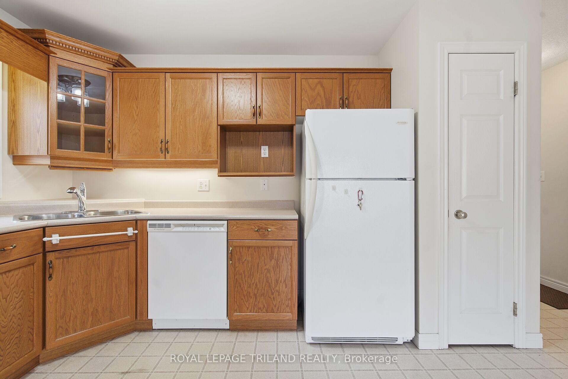 Photo 10 of Unit 10, 20 Windemere Place, St. Thomas — HOMEH