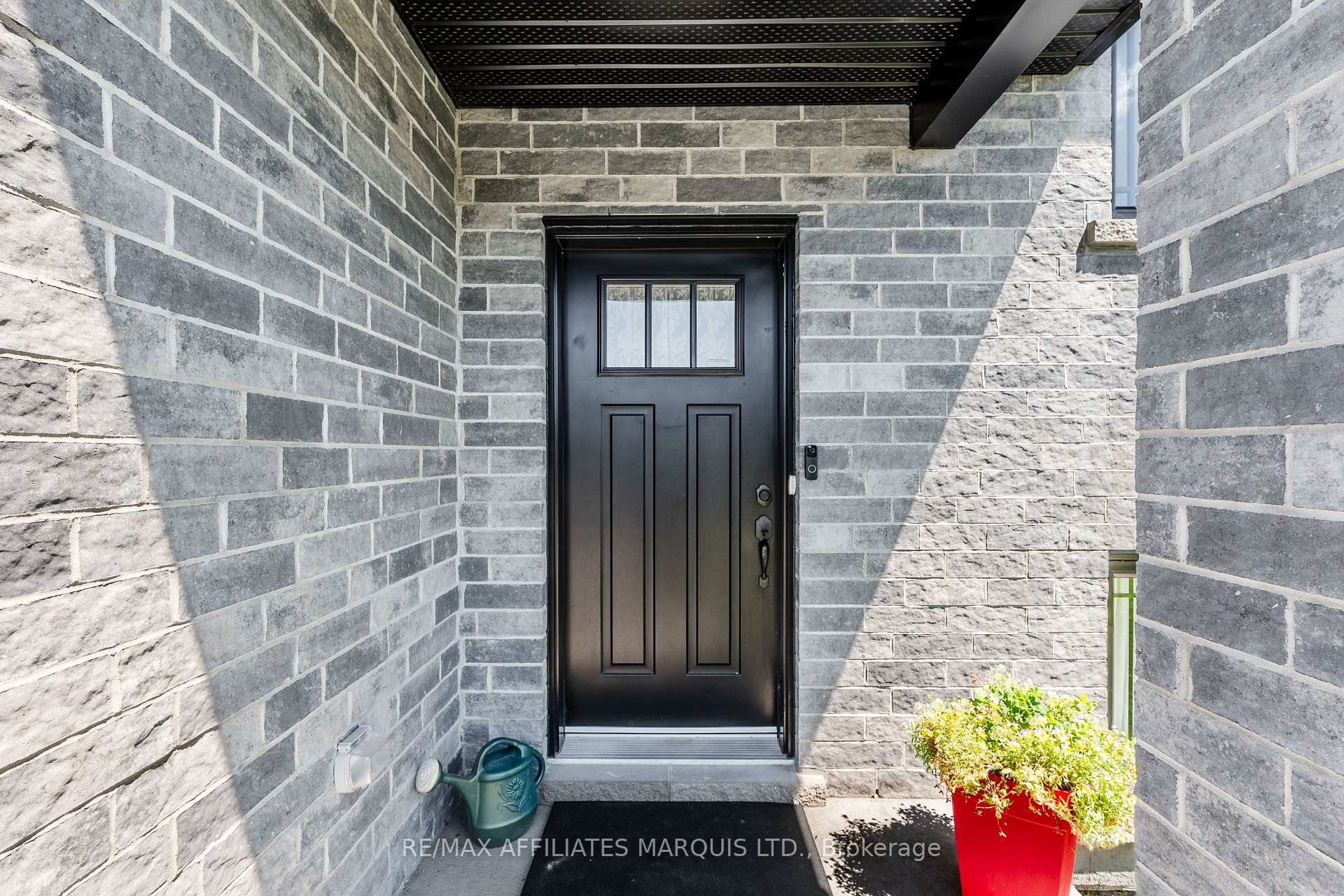Photo 4 of 2389 Watson Crescent, Cornwall, Cornwall — HOMEH