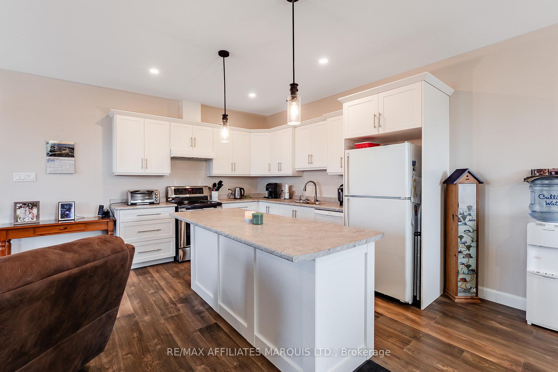 Photo 10 of 2389 Watson Crescent, Cornwall, Cornwall — HOMEH
