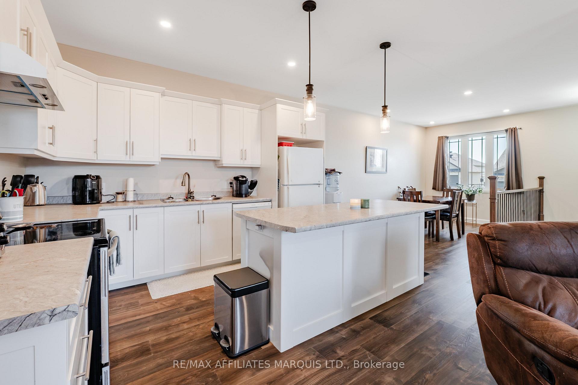 Photo 11 of 2389 Watson Crescent, Cornwall, Cornwall — HOMEH