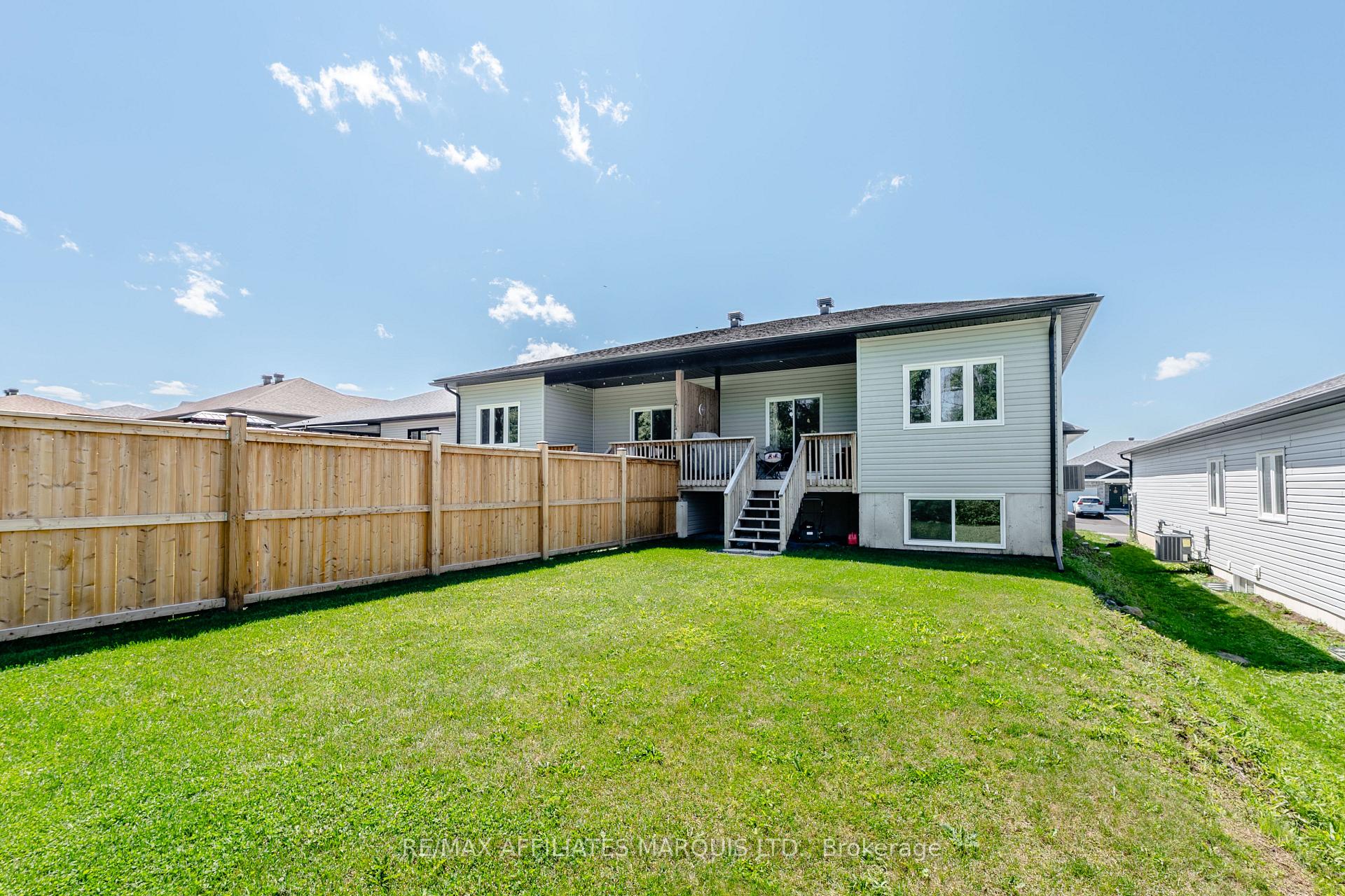 Photo 31 of 2389 Watson Crescent, Cornwall, Cornwall — HOMEH
