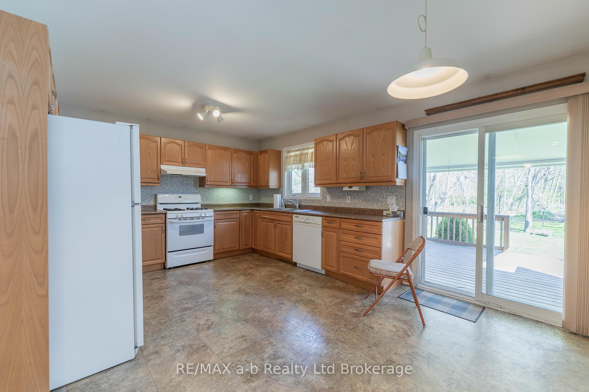 Photo 14 of 44 Beech Boulevard, Tillsonburg — HOMEH